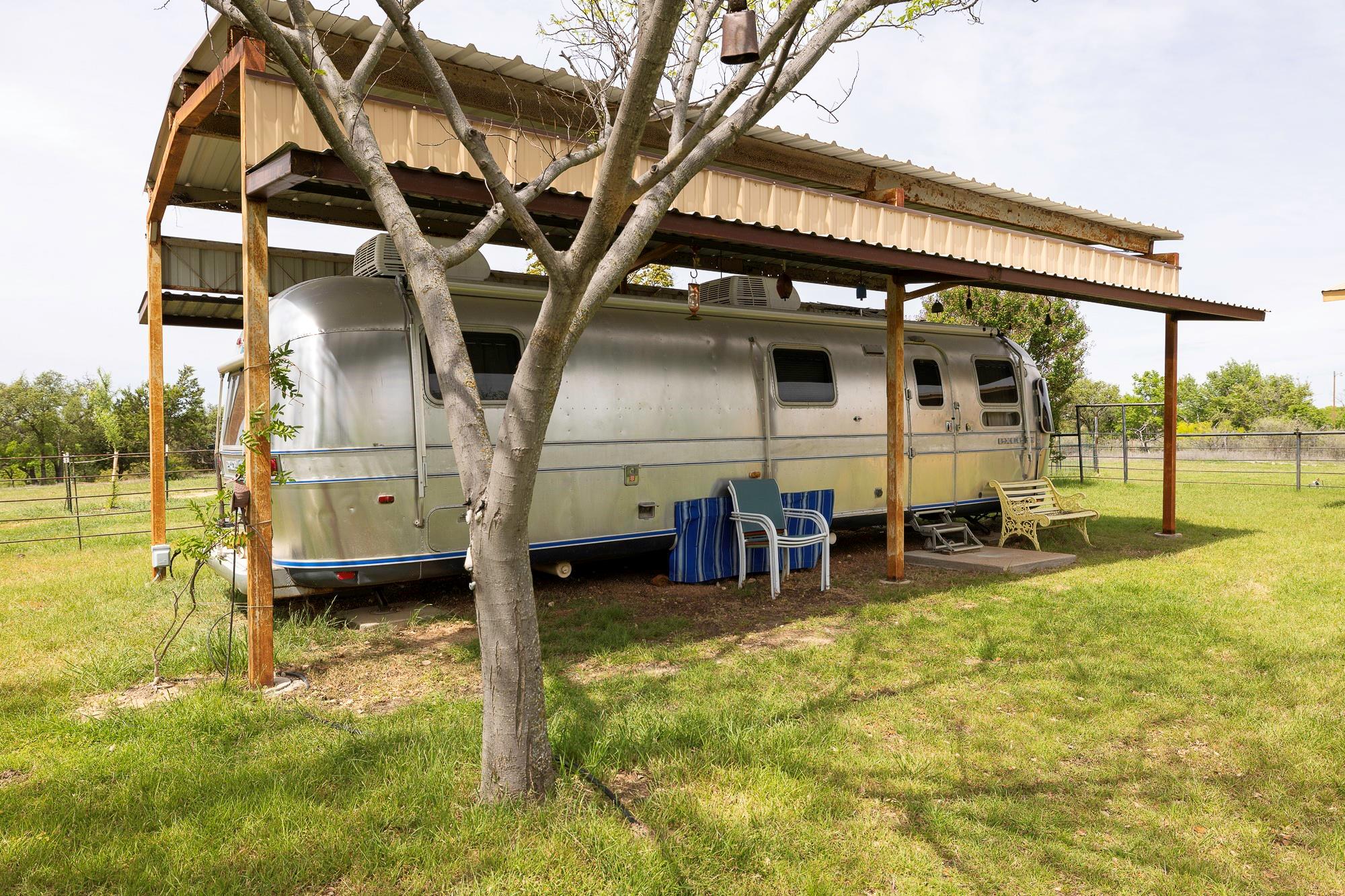 525 Jack Rabbit Cir, Zephyr, TX 76890