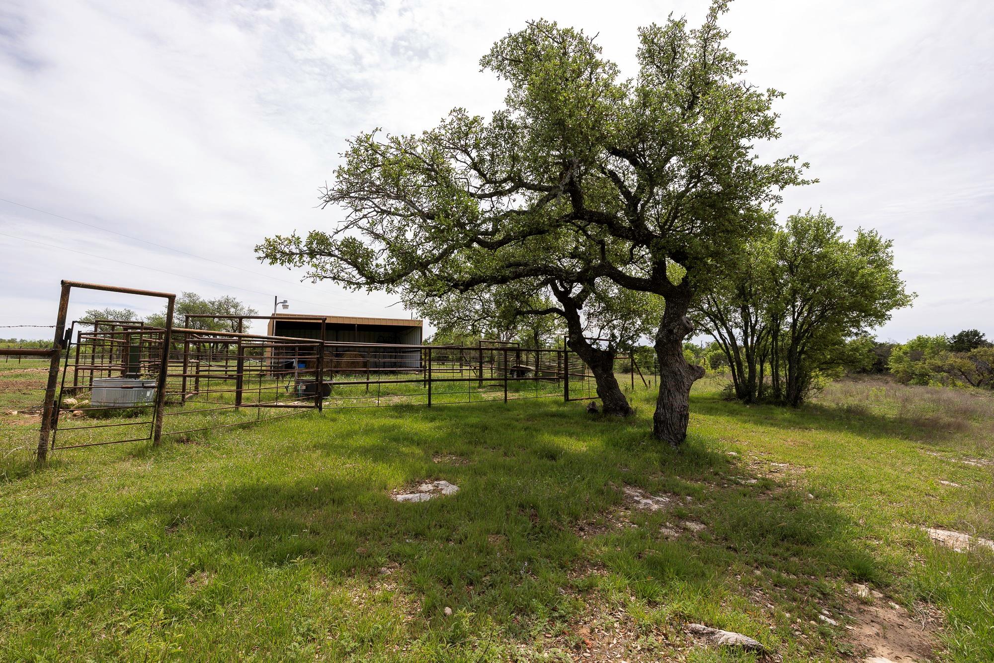 525 Jack Rabbit Cir, Zephyr, TX 76890