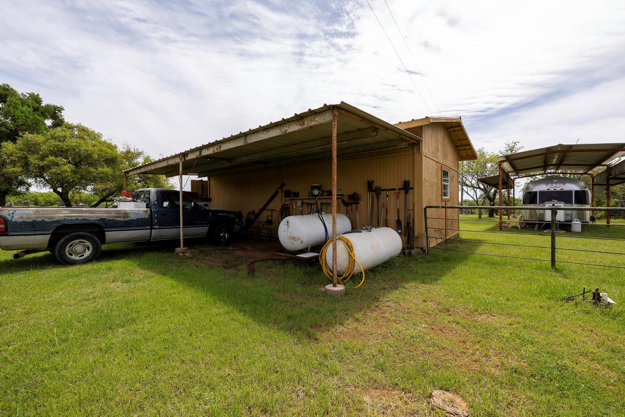 525 Jack Rabbit Cir, Zephyr, TX 76890