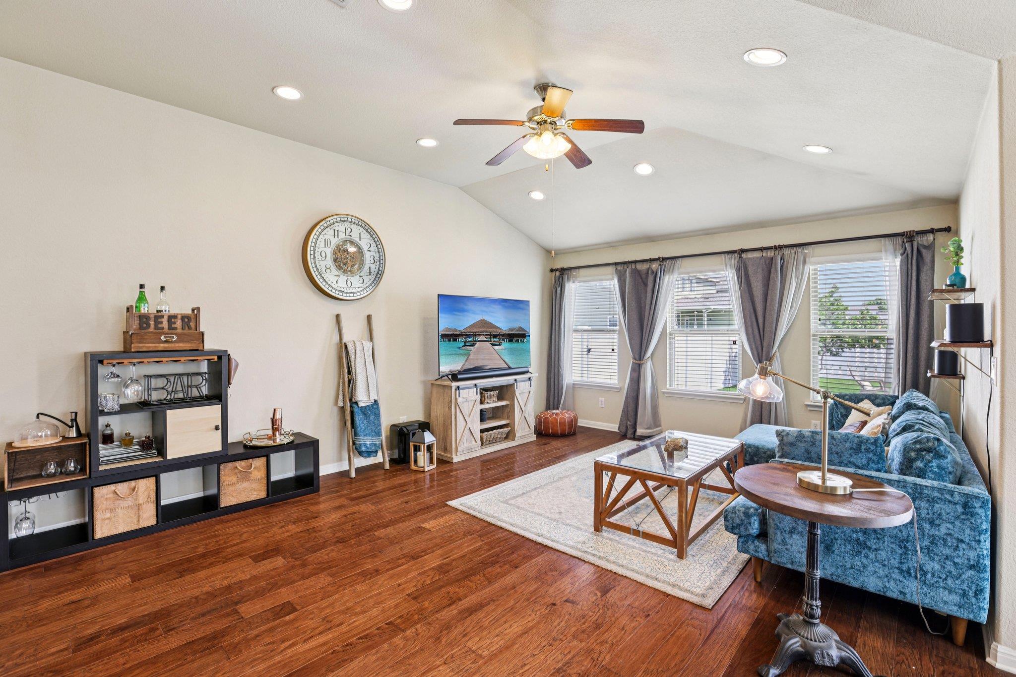 904 Walnut Canyon Blvd, Pflugerville, TX 78660