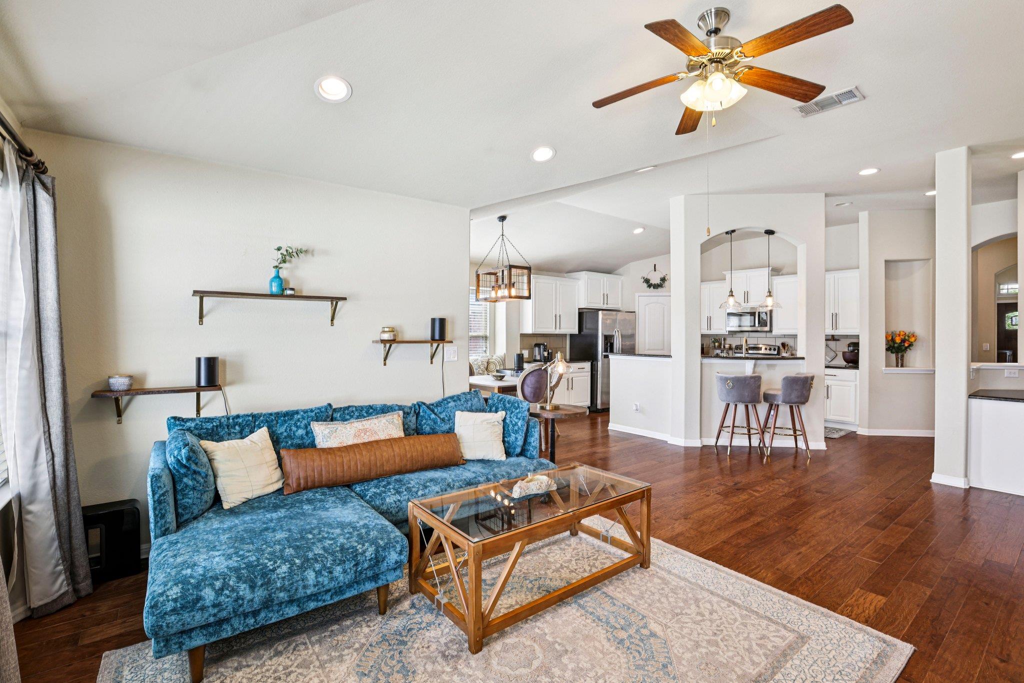 904 Walnut Canyon Blvd, Pflugerville, TX 78660