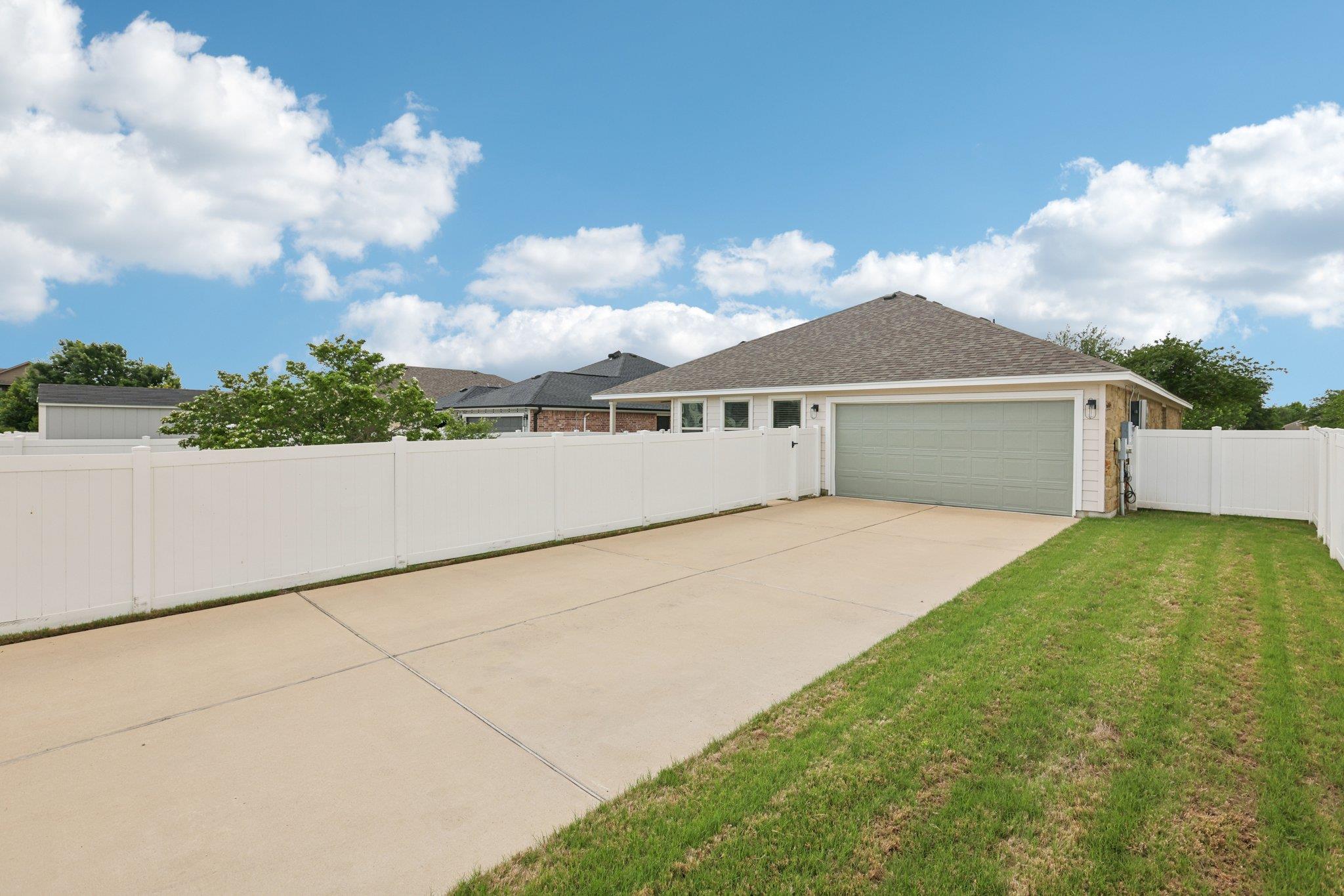 904 Walnut Canyon Blvd, Pflugerville, TX 78660
