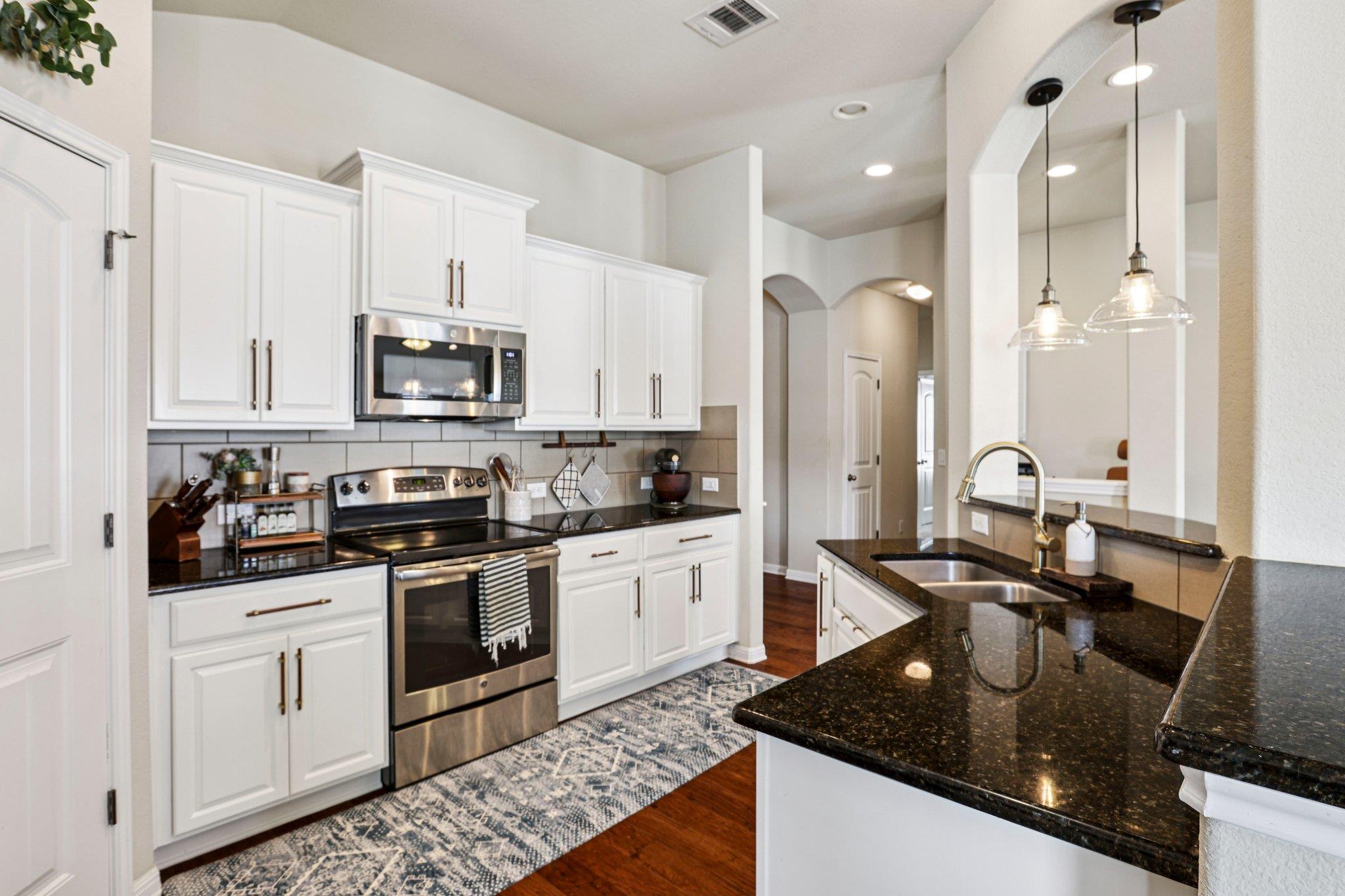 904 Walnut Canyon Blvd, Pflugerville, TX 78660