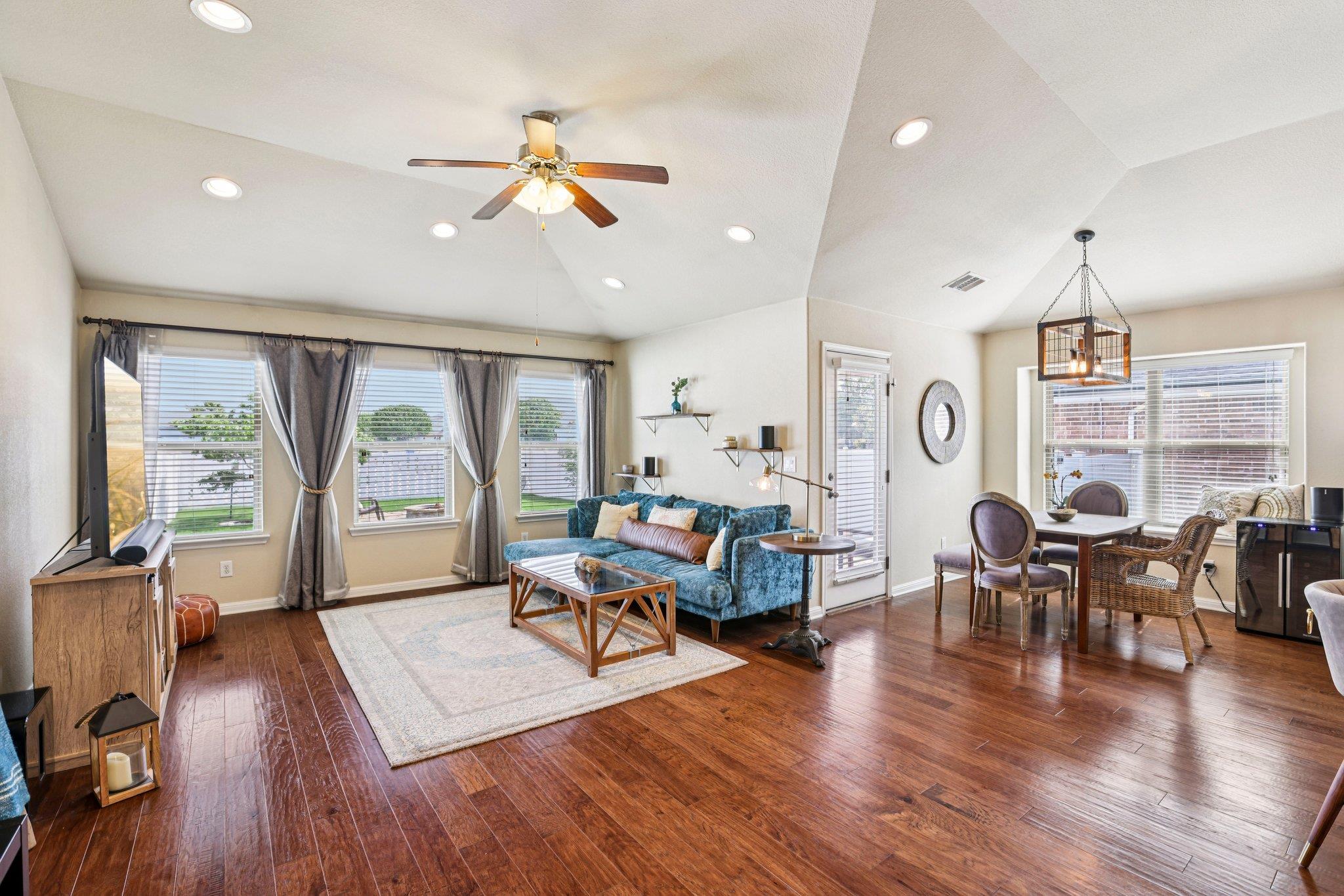 904 Walnut Canyon Blvd, Pflugerville, TX 78660