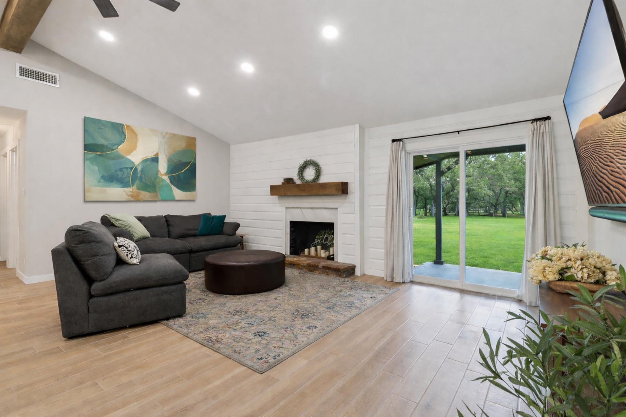 806 Serenada Dr, Georgetown, TX 78628