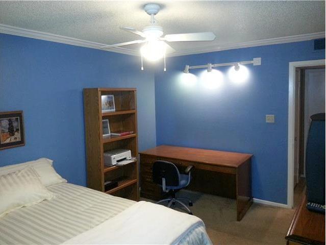 910 Duncan Ln # 11, Austin, TX 78705