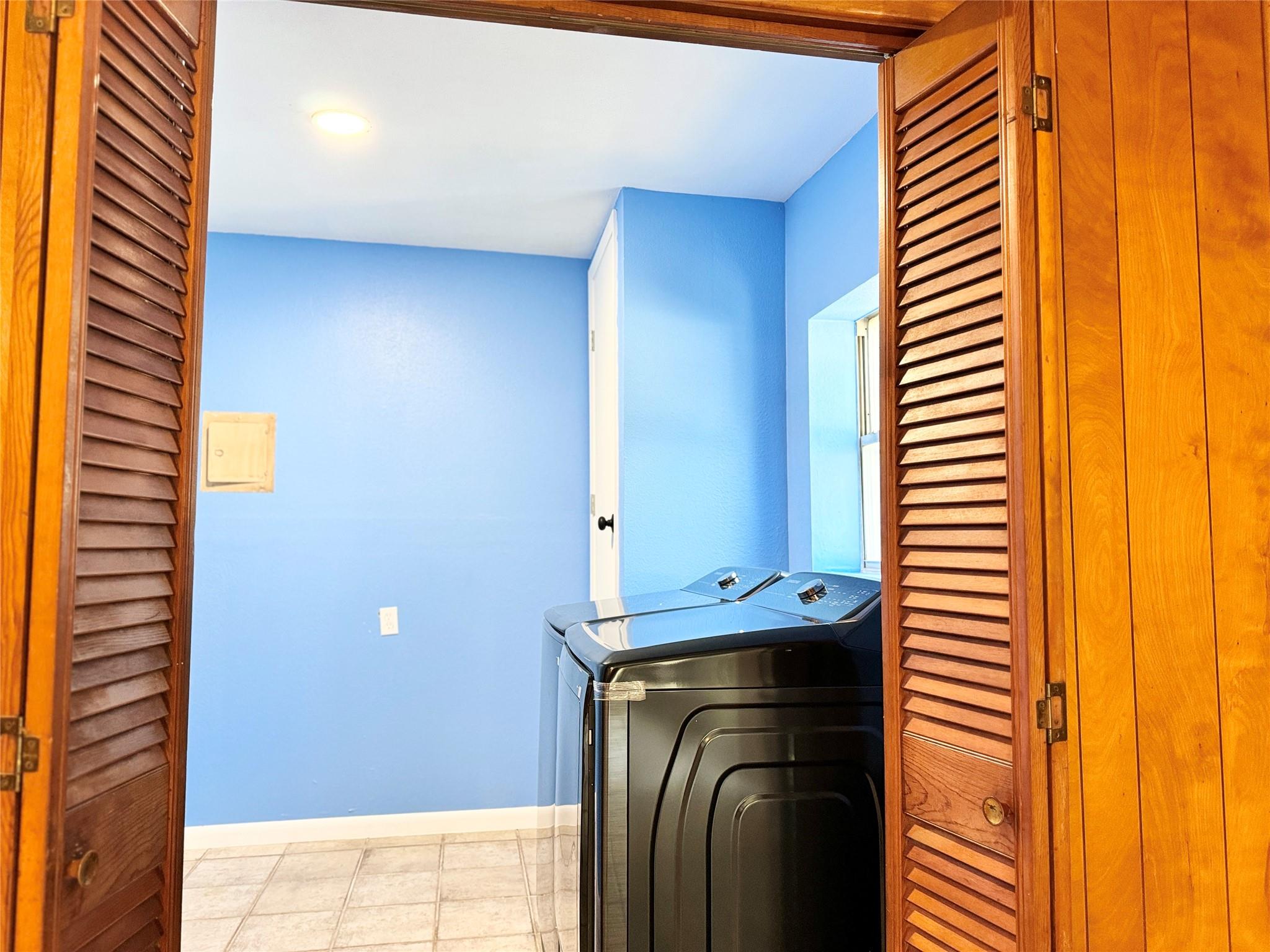 51 Hanging Oak Rd, Dale, TX 78616