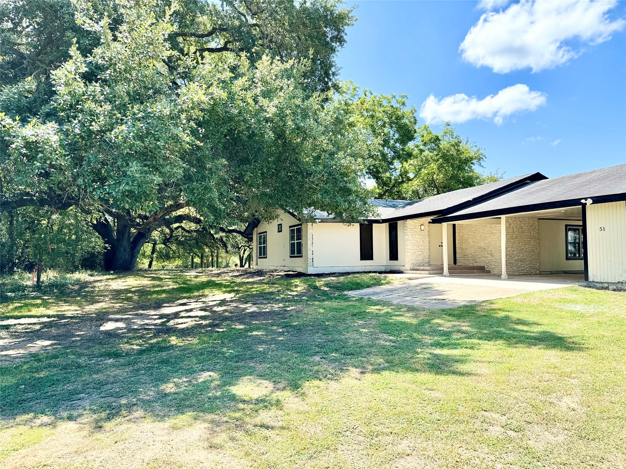 51 Hanging Oak Rd, Dale, TX 78616