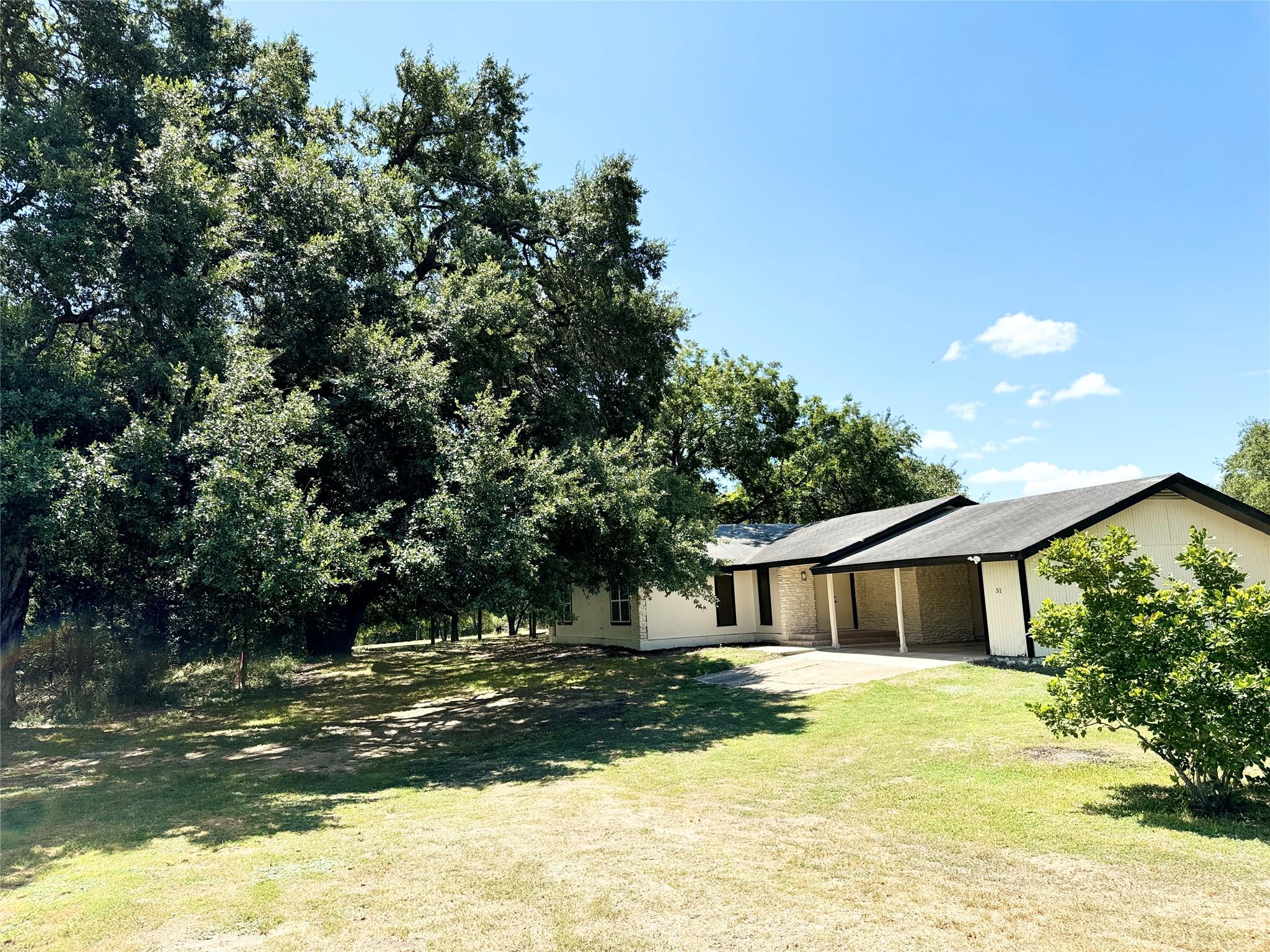 51 Hanging Oak Rd, Dale, TX 78616