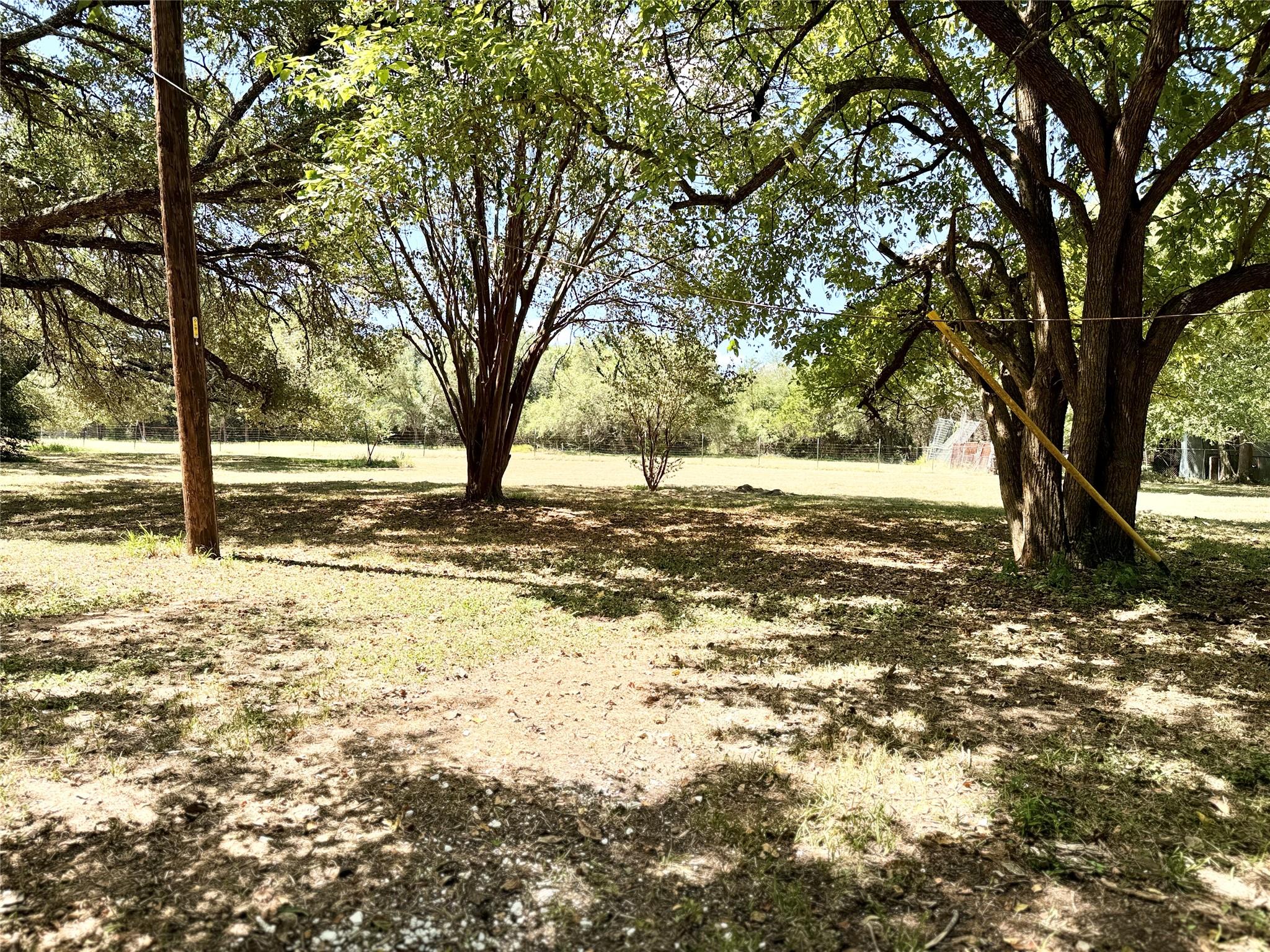 51 Hanging Oak Rd, Dale, TX 78616