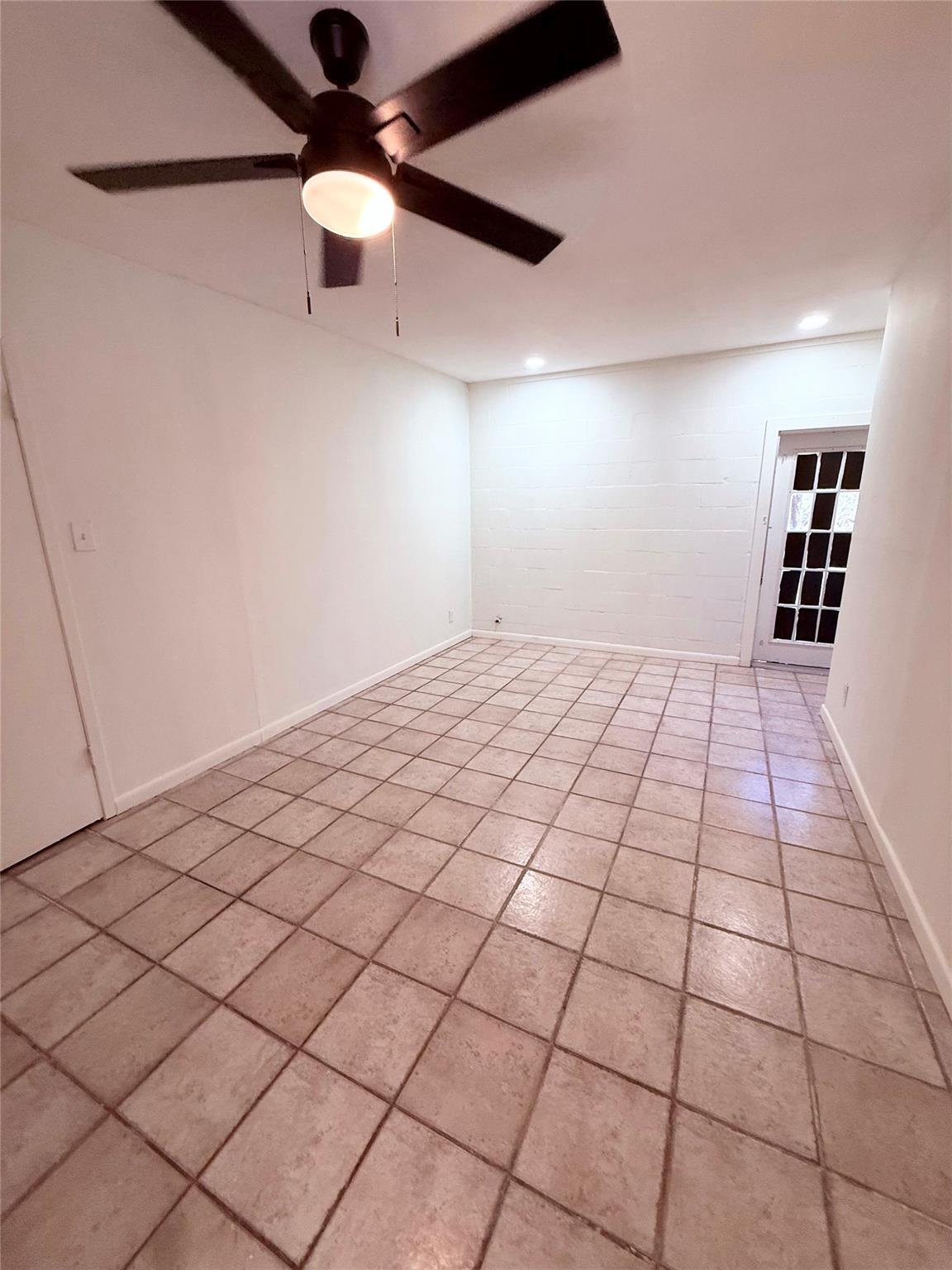 51 Hanging Oak Rd, Dale, TX 78616