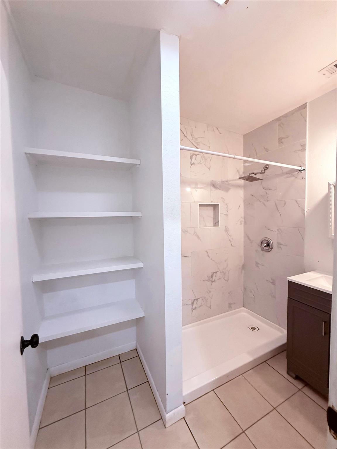 51 Hanging Oak Rd, Dale, TX 78616