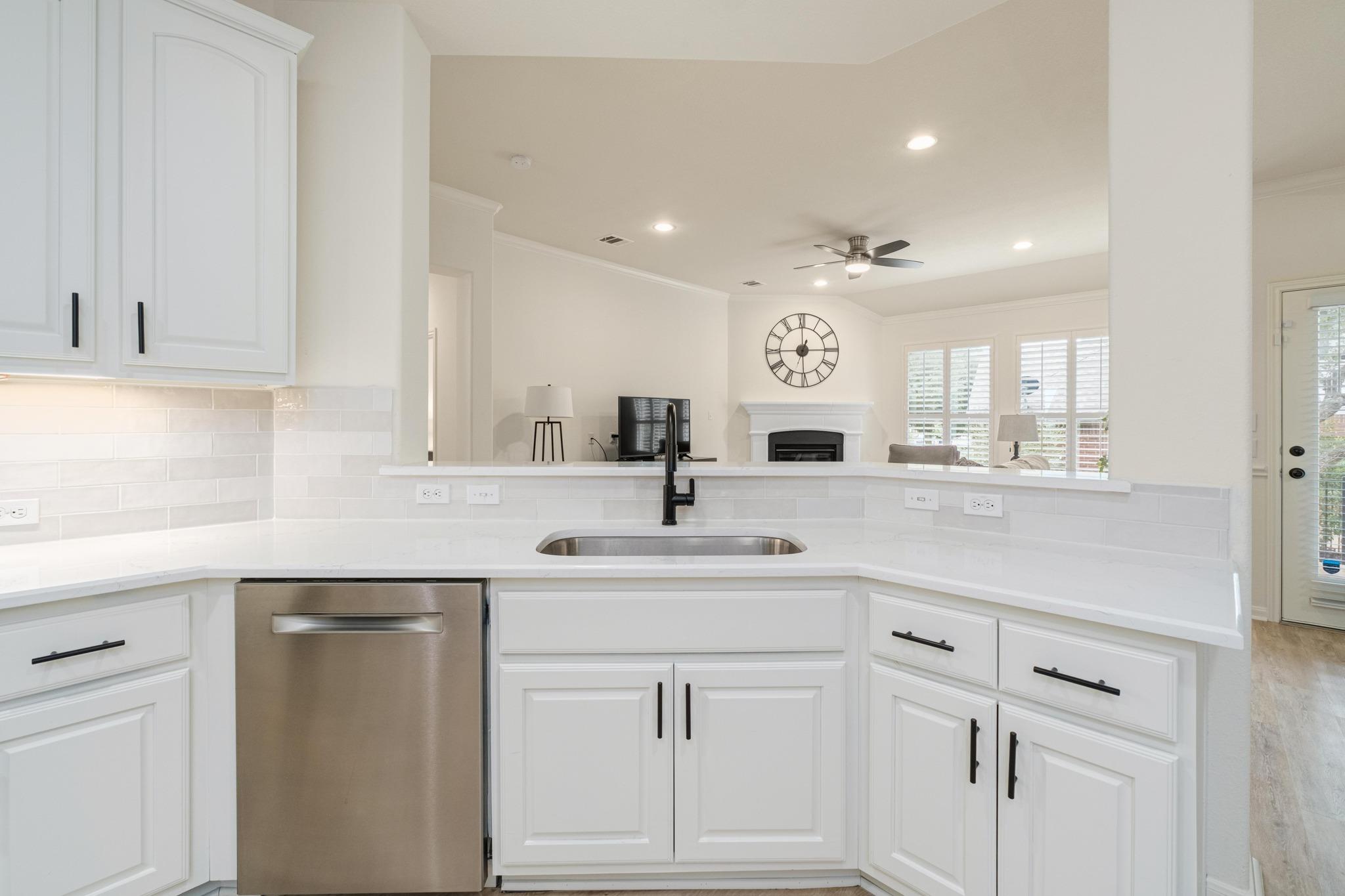 16000 Snowdonia Cv, Bee Cave, TX 78738