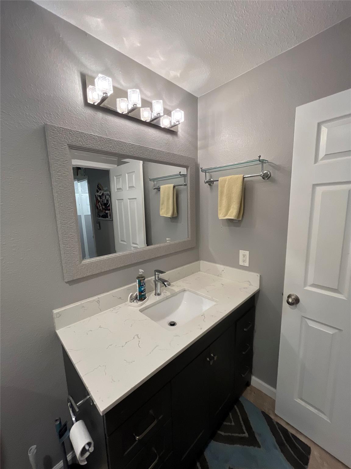 1705 Crossing Pl # 131, Austin, TX 78741