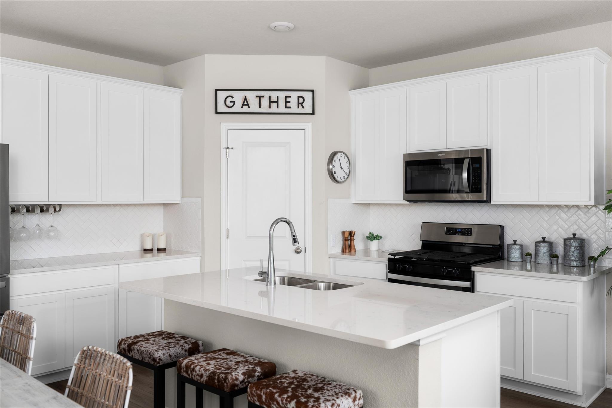 236 Lost Mine Peak Ln, Dripping Springs, TX 78620