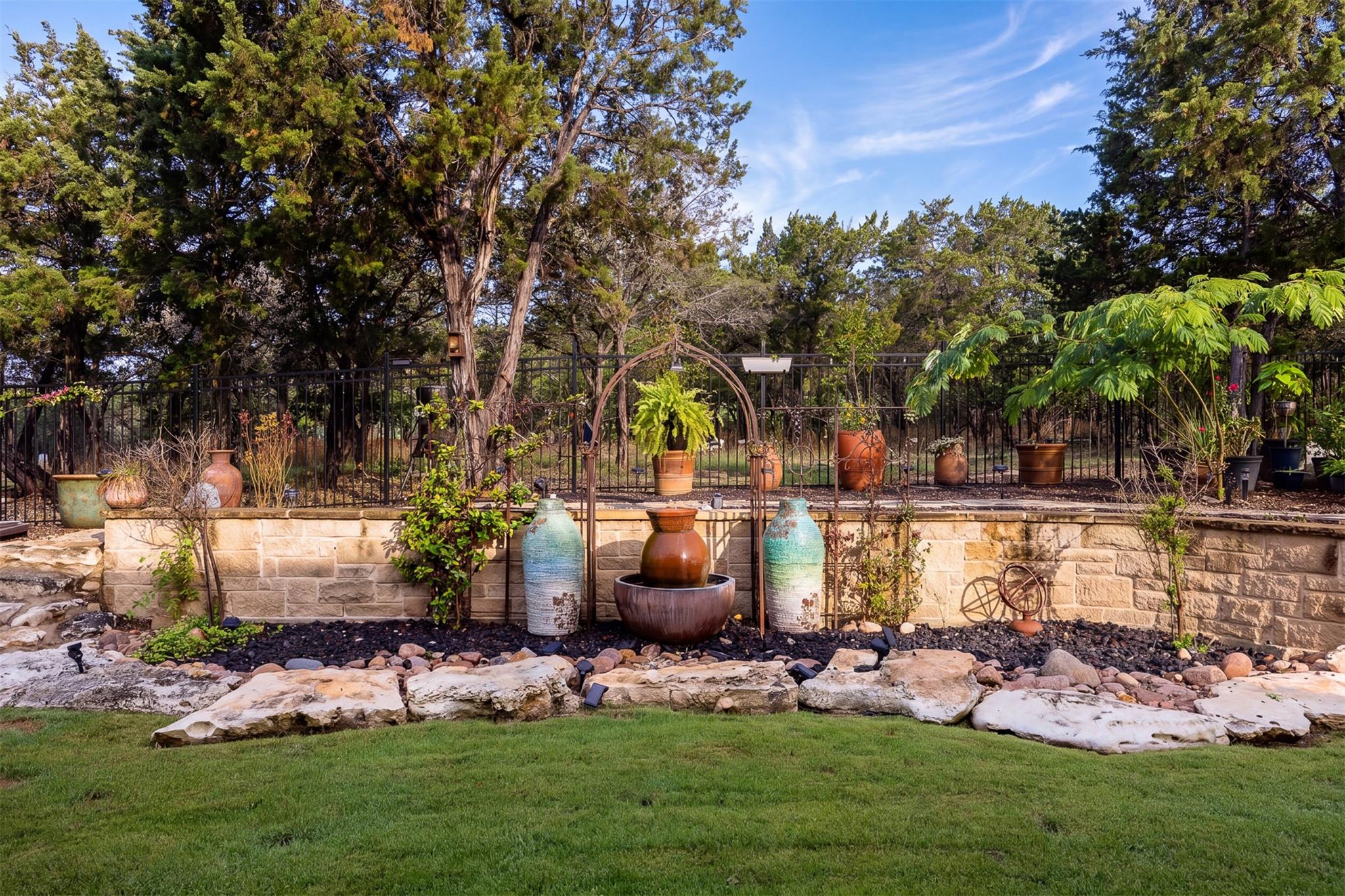 522 S San Juan, Kerrville, TX 78028