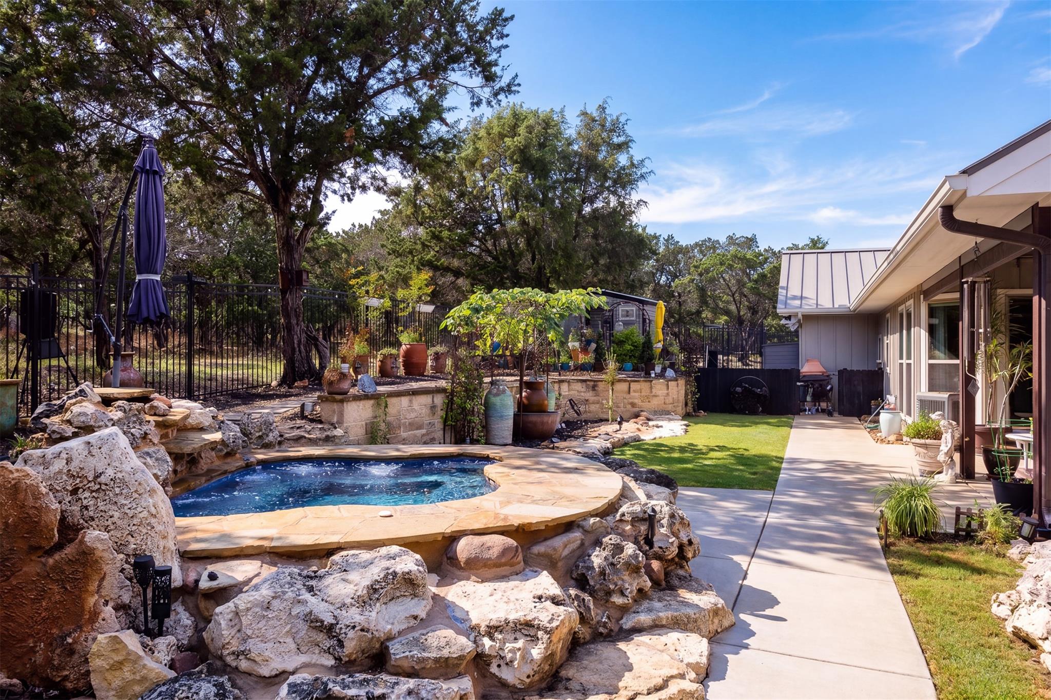 522 S San Juan, Kerrville, TX 78028