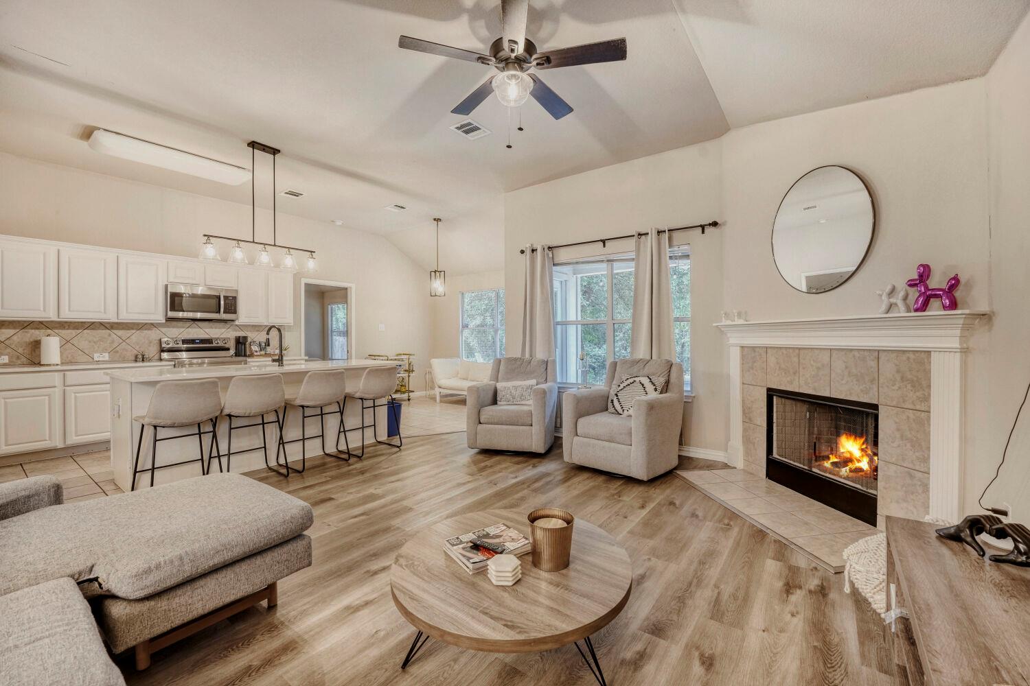 1311 Melissa Oaks Ln, Austin, TX 78744