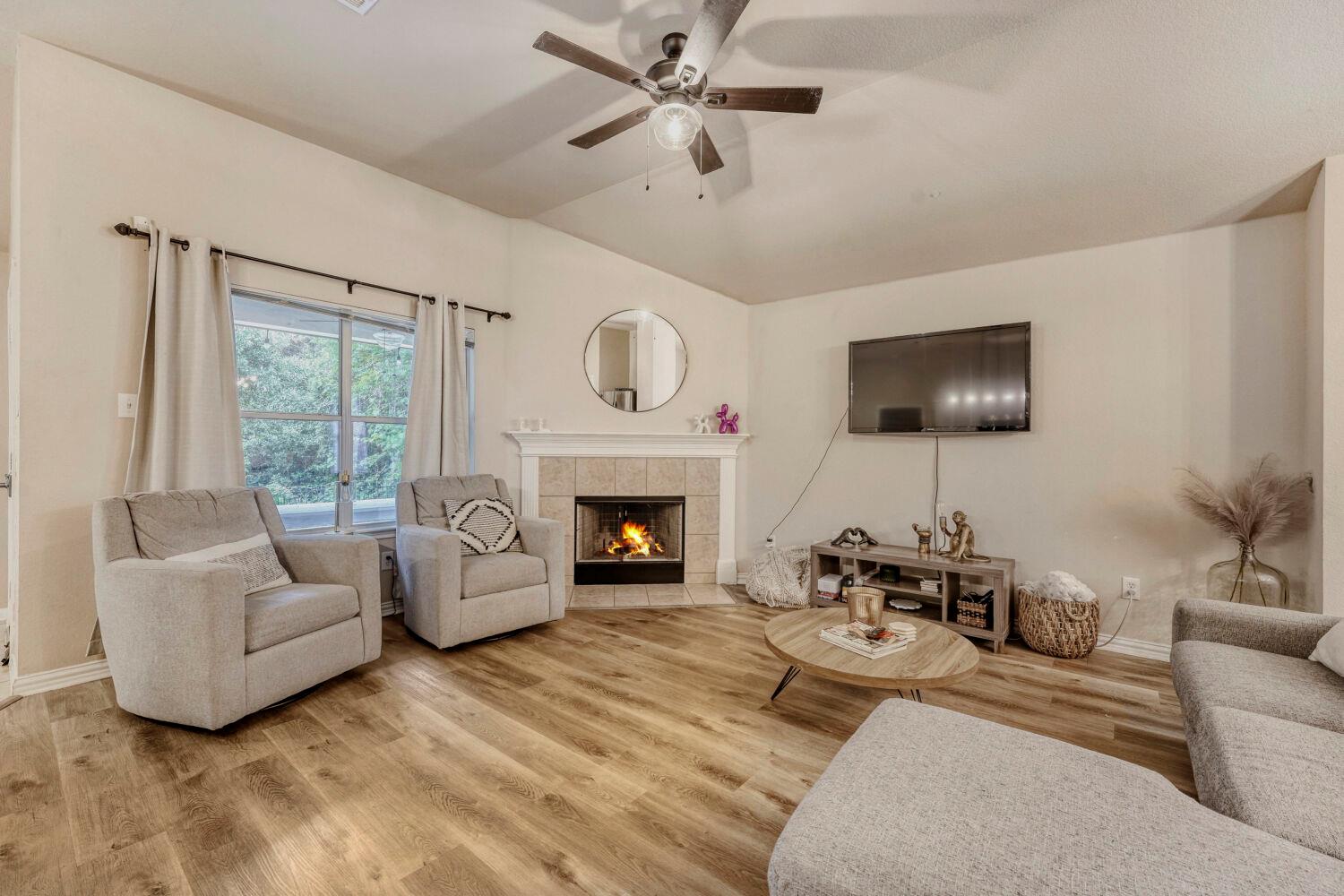 1311 Melissa Oaks Ln, Austin, TX 78744