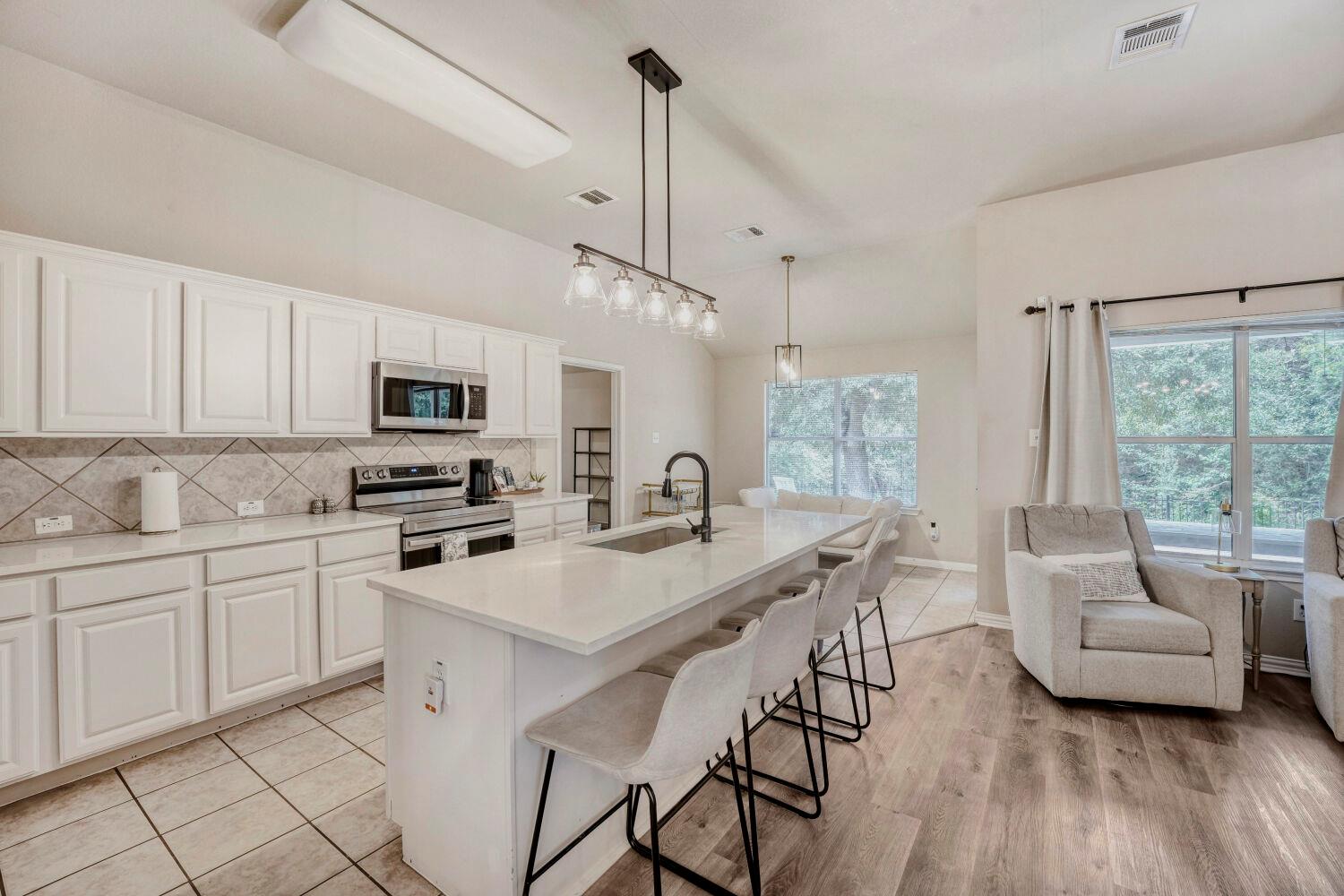 1311 Melissa Oaks Ln, Austin, TX 78744