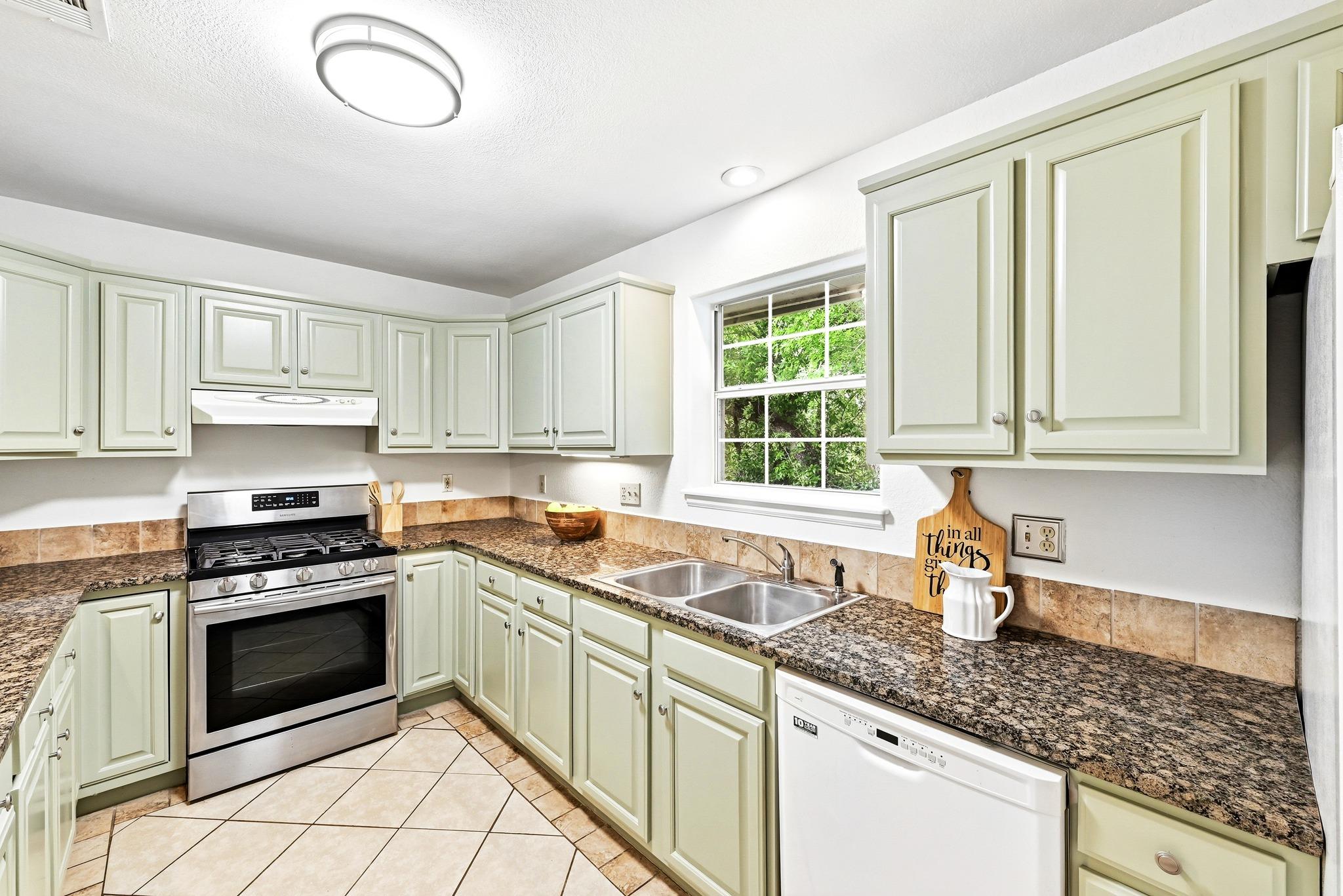 2405 Bahama Rd, Austin, TX 78733