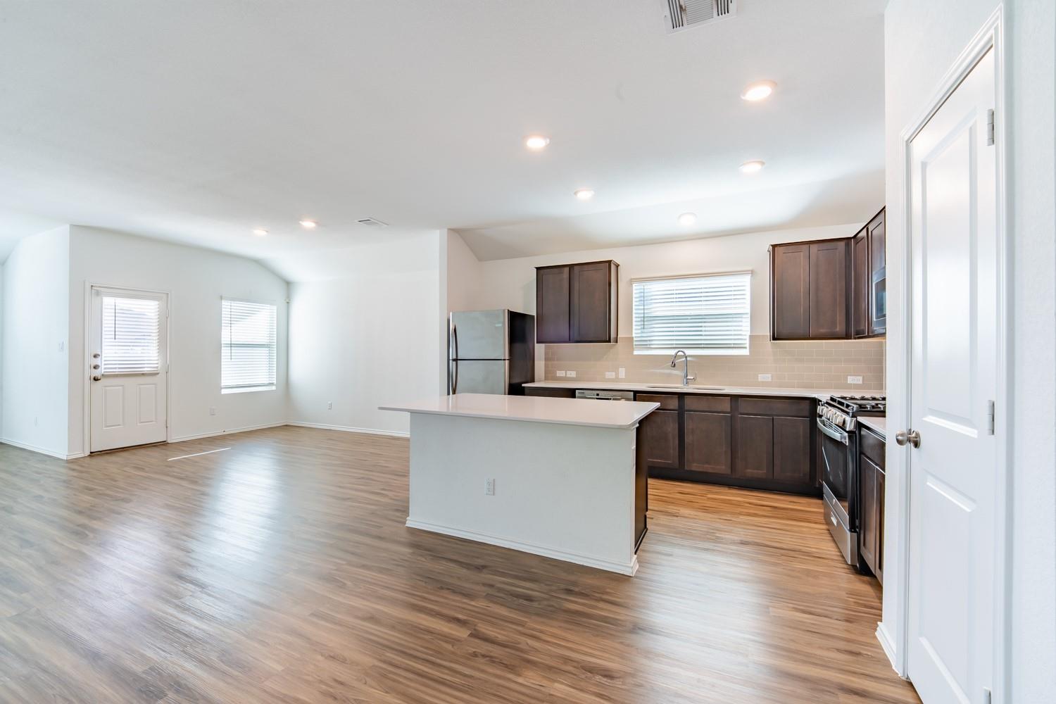 322 Arnage Dr, Hutto, TX 78634