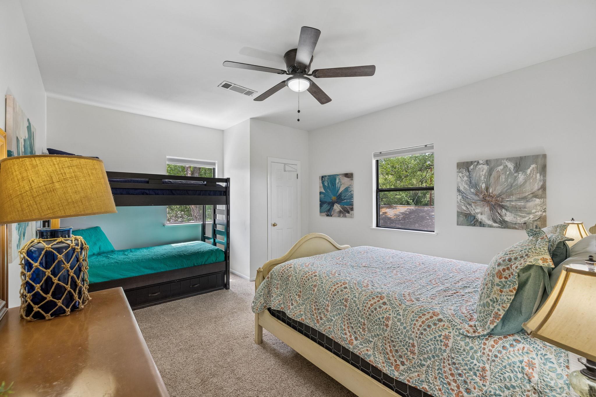 25420 Cove Dr, Spicewood, TX 78669