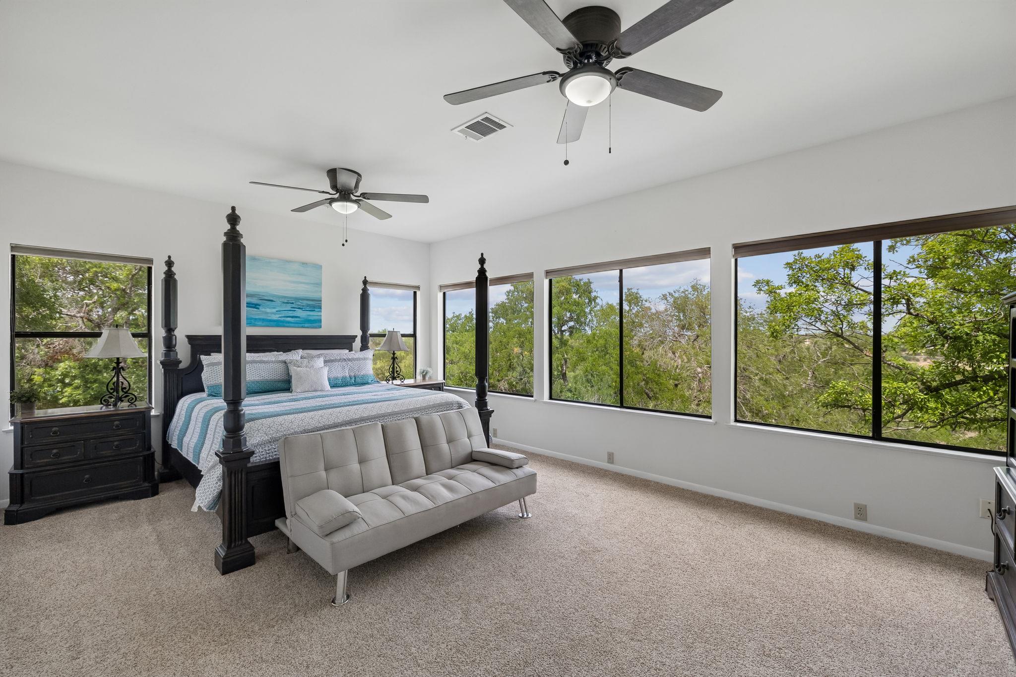 25420 Cove Dr, Spicewood, TX 78669