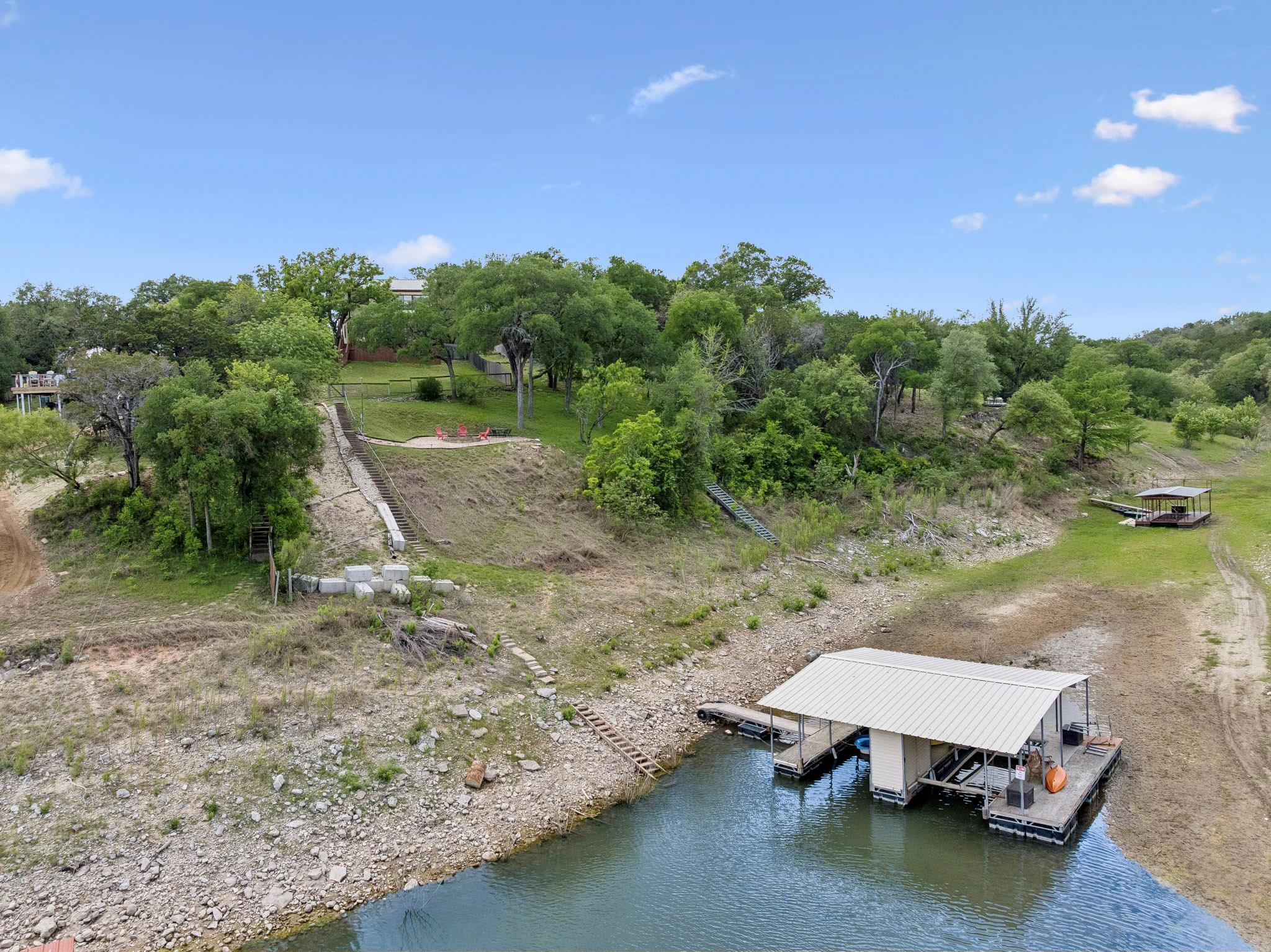 25420 Cove Dr, Spicewood, TX 78669