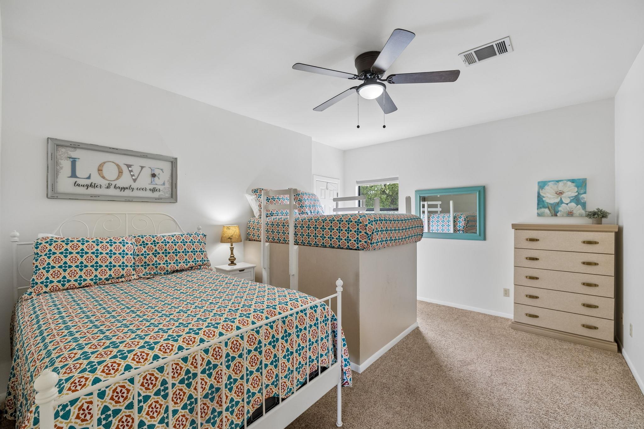 25420 Cove Dr, Spicewood, TX 78669