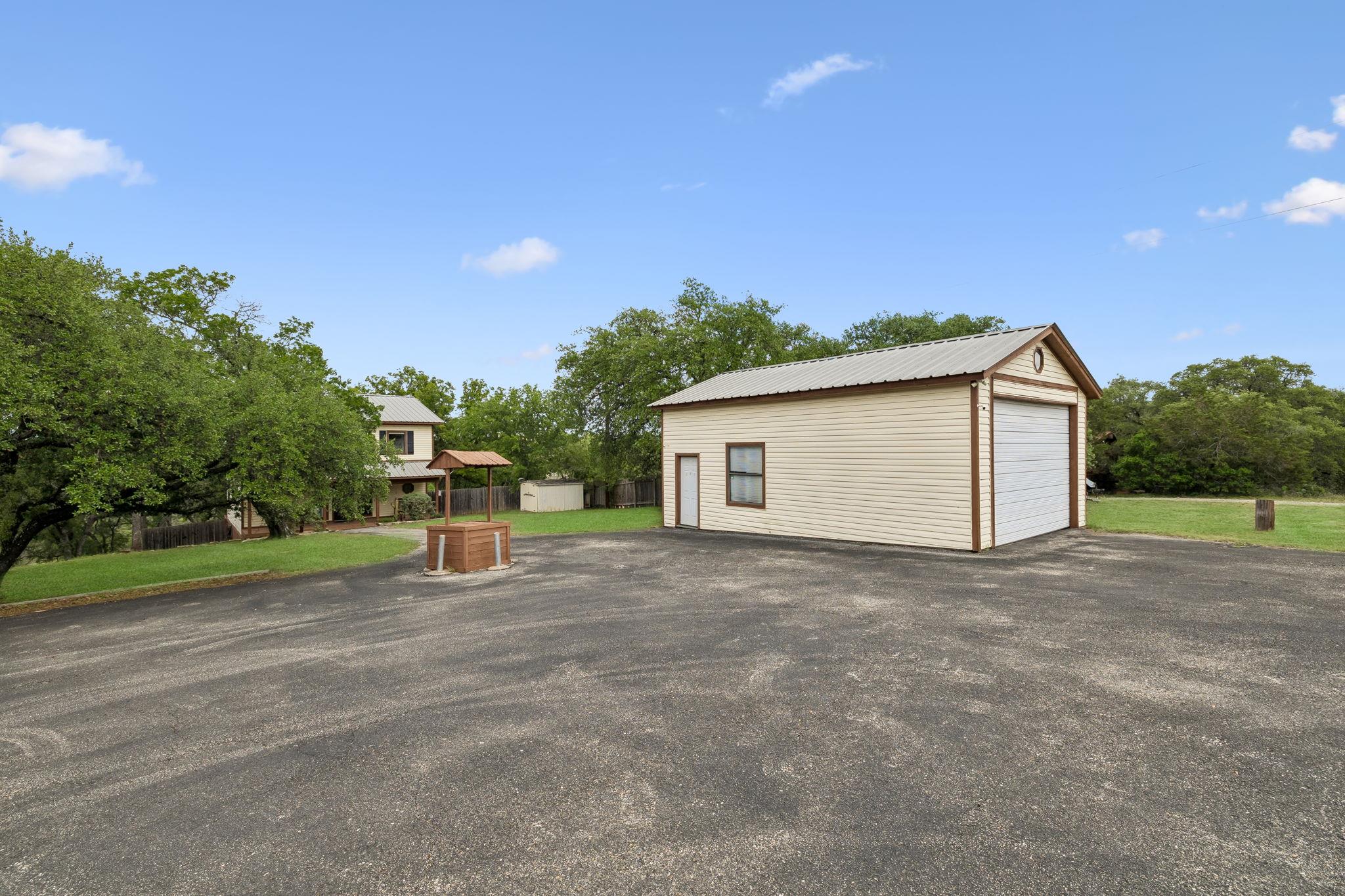 25420 Cove Dr, Spicewood, TX 78669