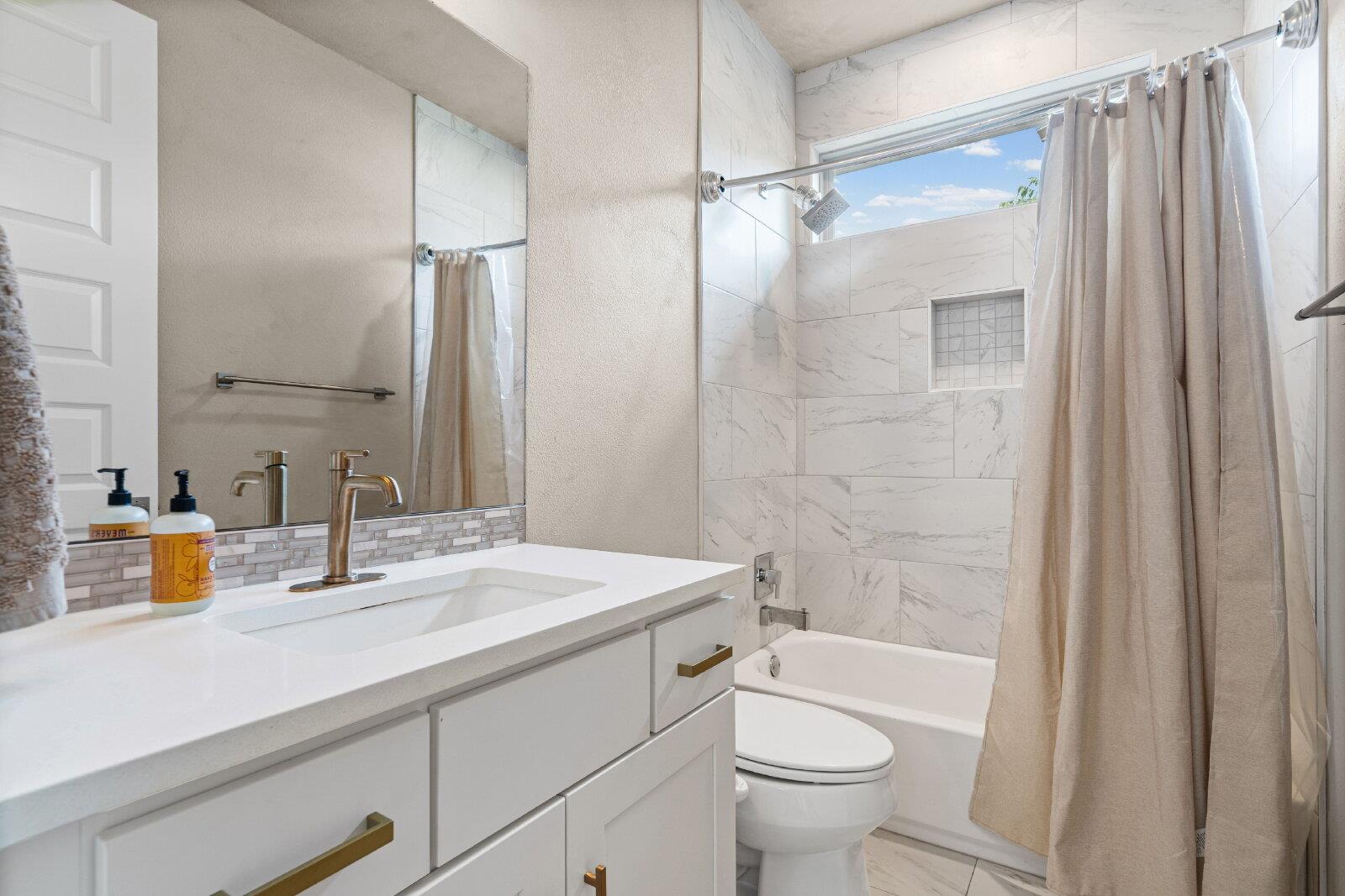 2906 Webberville Rd # 1, Austin, TX 78702