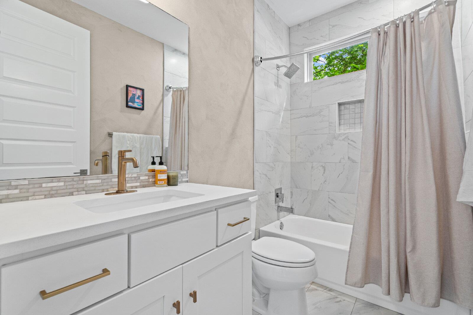 2906 Webberville Rd # 1, Austin, TX 78702