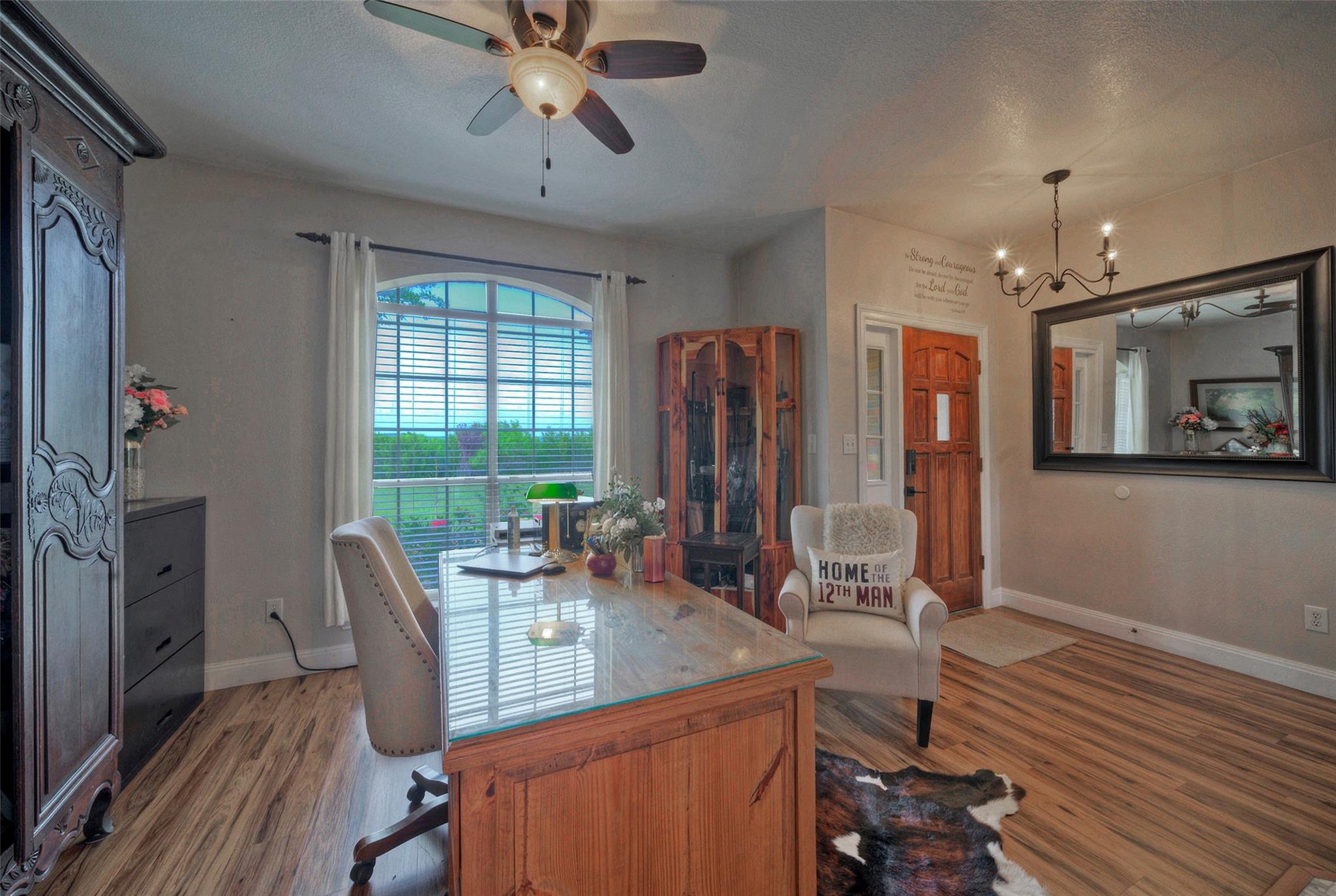 511 Chaneys Xing, Bertram, TX 78605