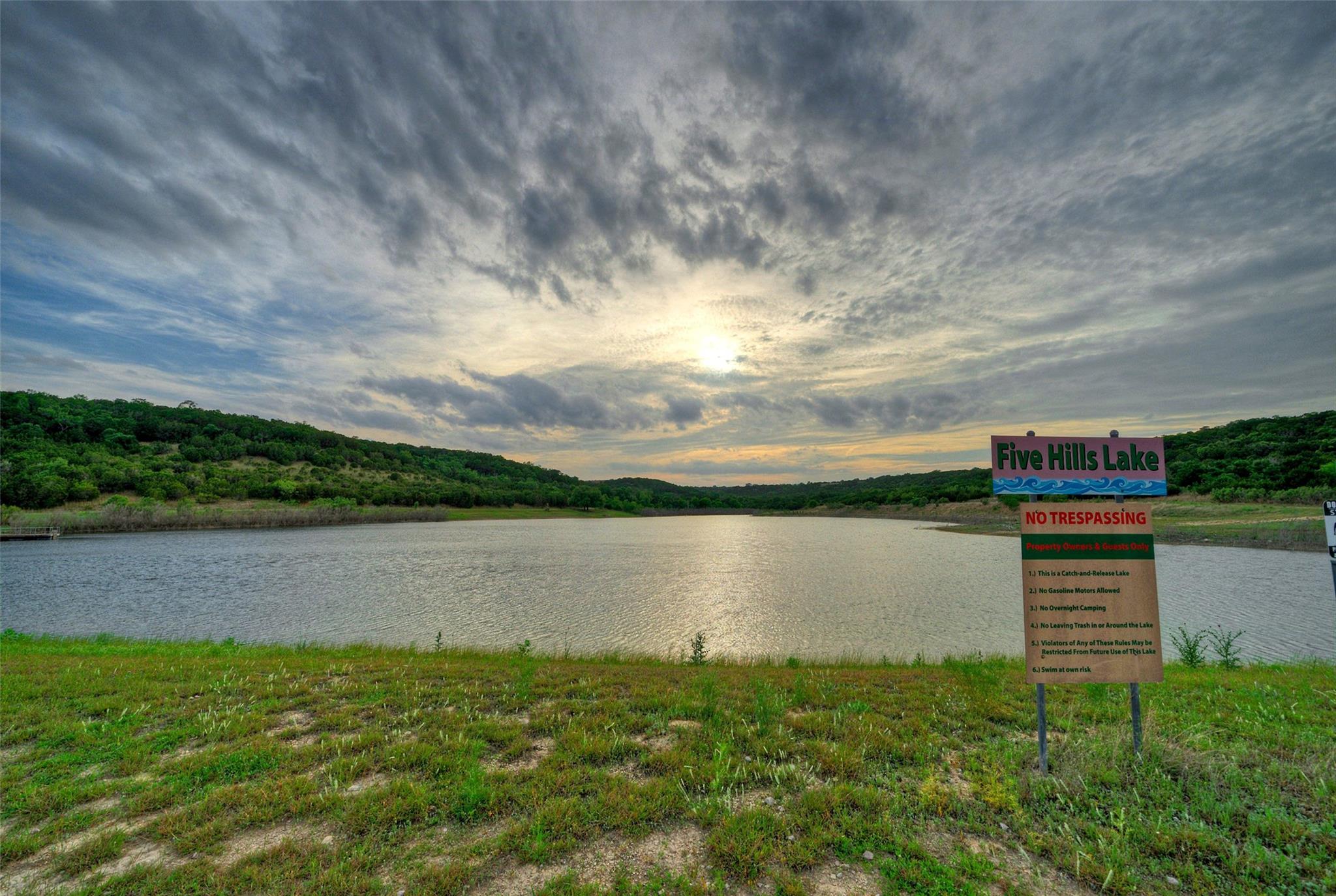 511 Chaneys Xing, Bertram, TX 78605