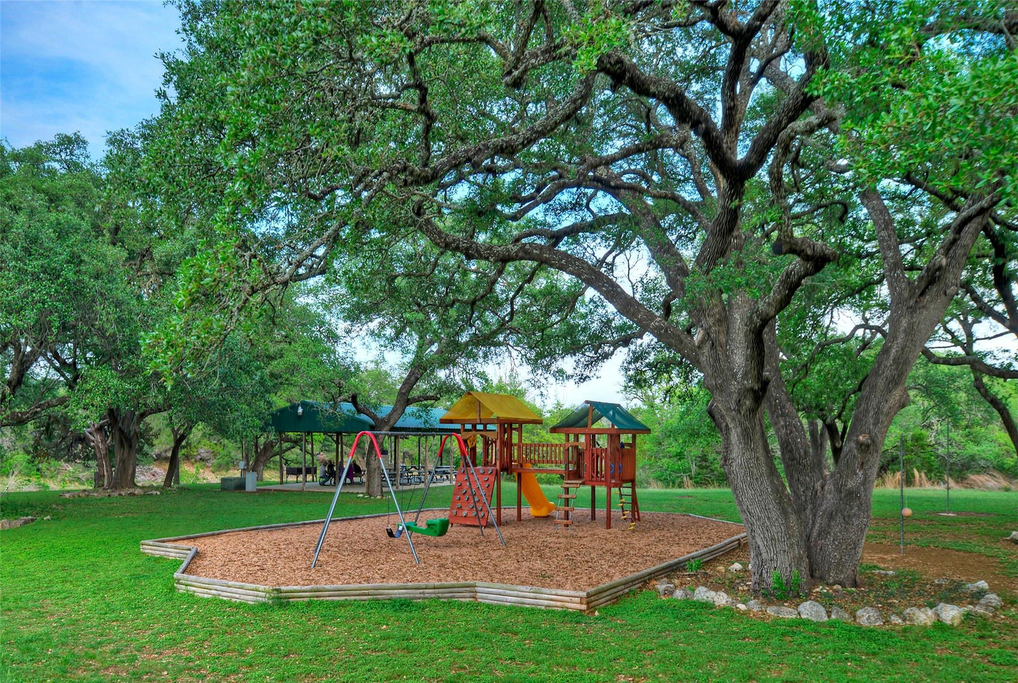 511 Chaneys Xing, Bertram, TX 78605