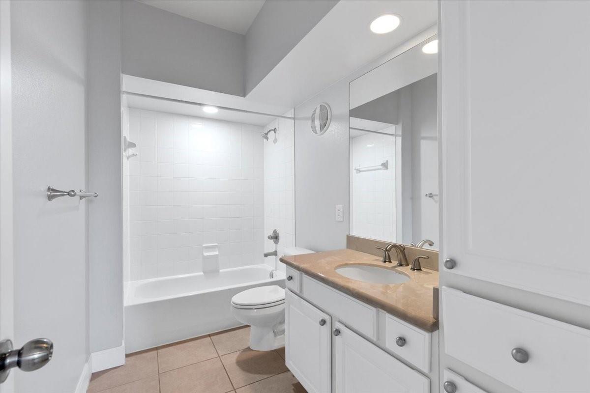 7701 Rialto Blvd # 632, Austin, TX 78735