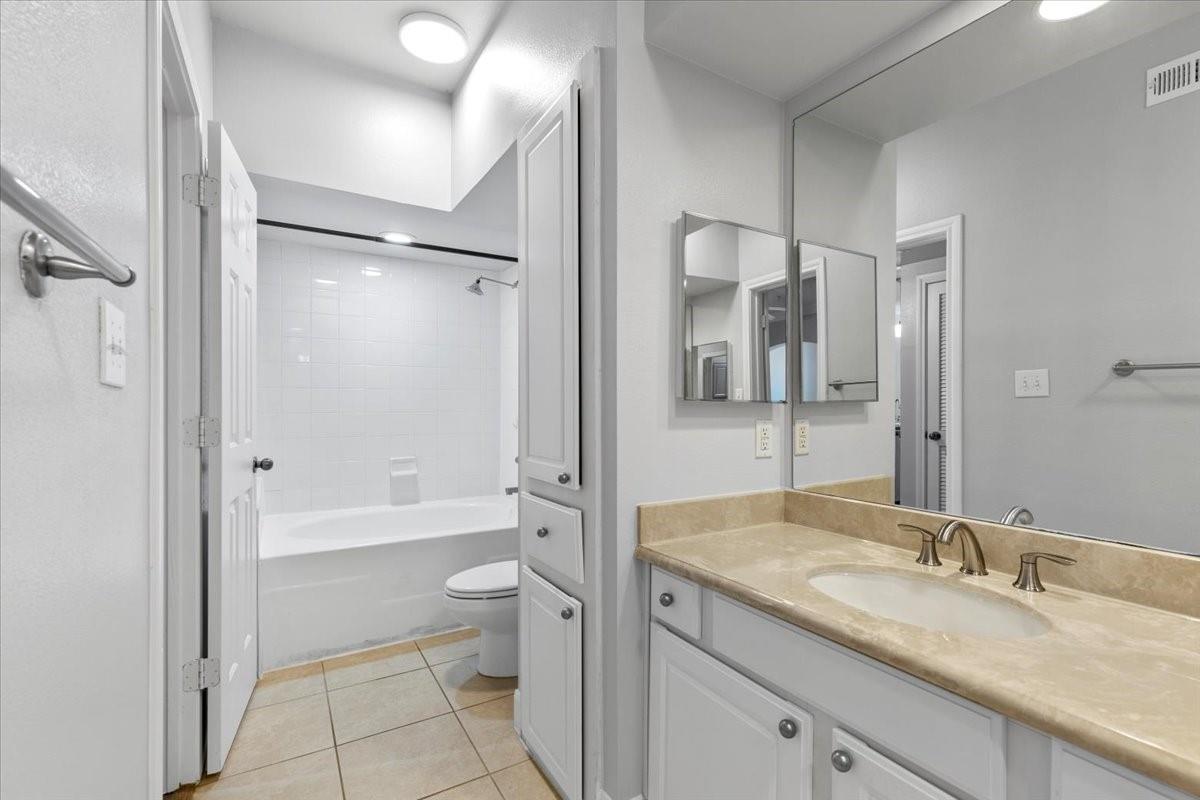 7701 Rialto Blvd # 632, Austin, TX 78735