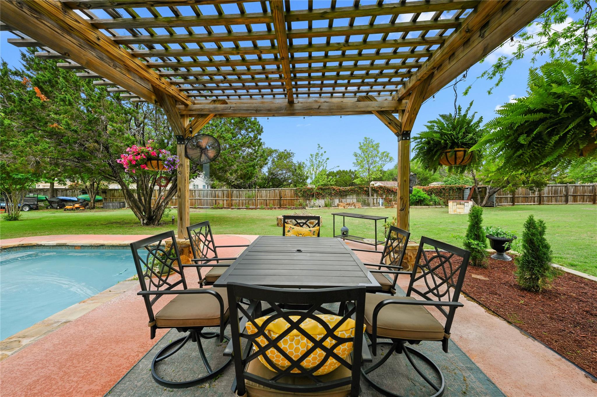 112 Hobby Horse, Liberty Hill, TX 78642