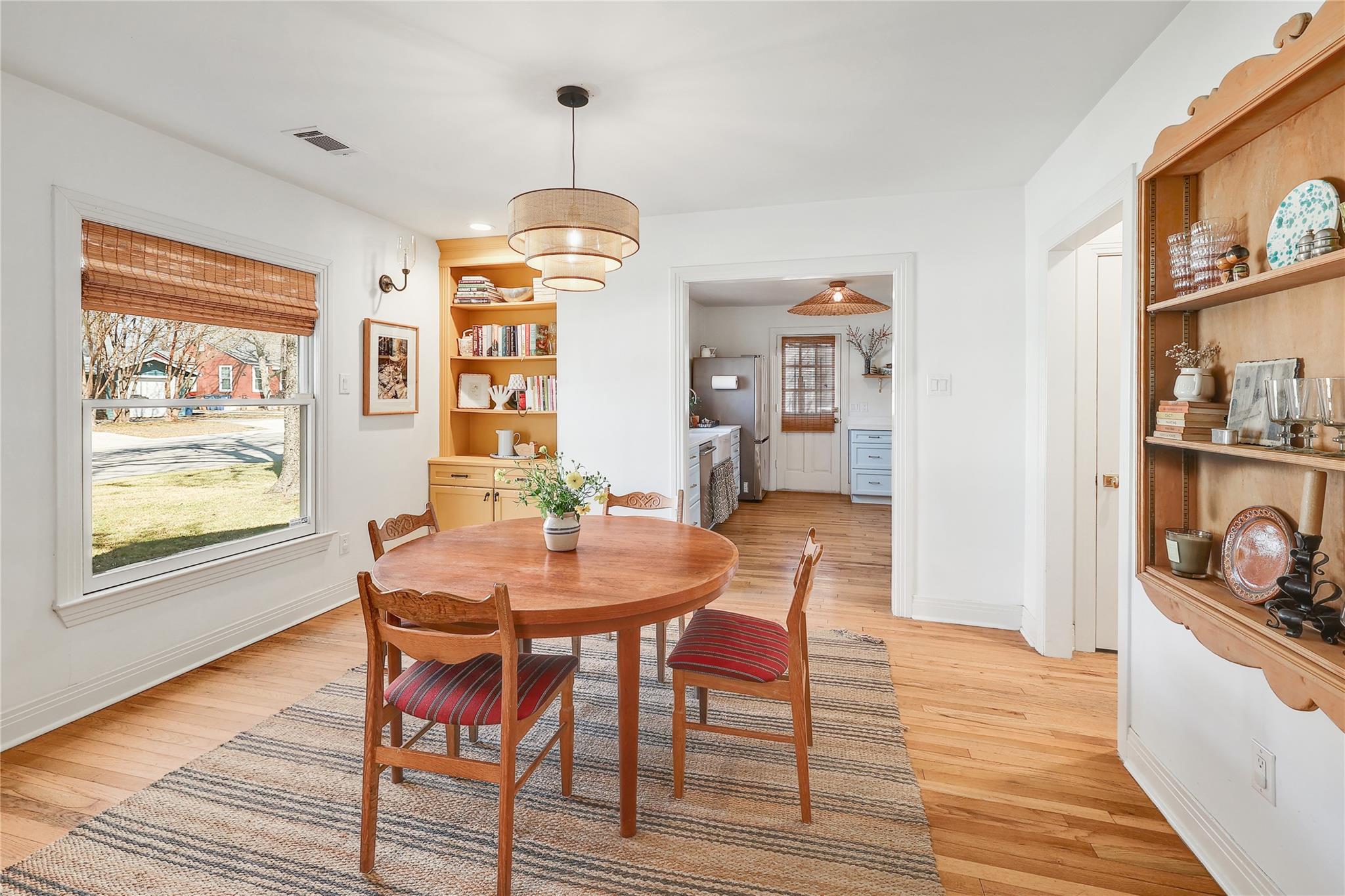 5303 Sunshine Dr, Austin, TX 78756