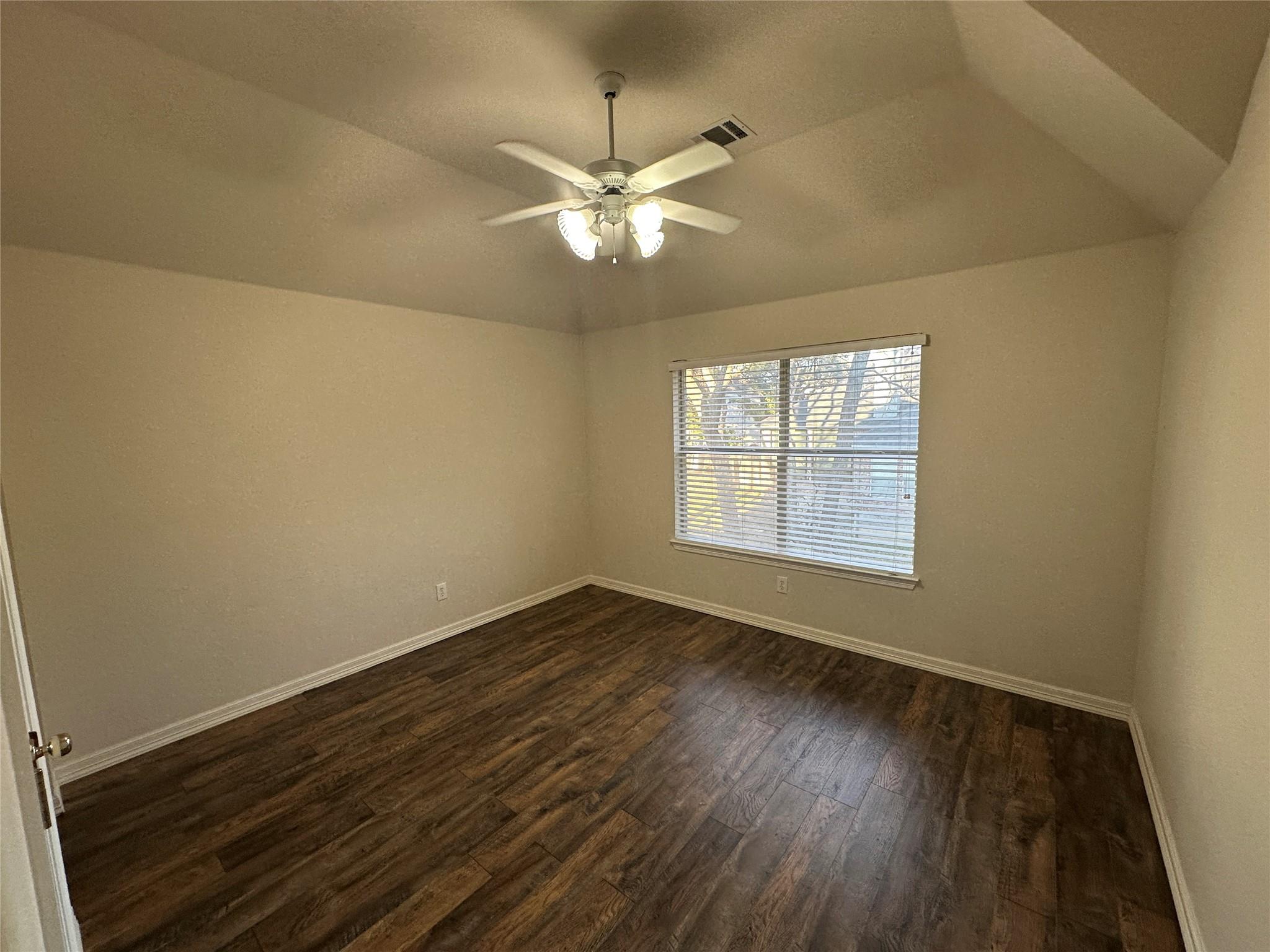 2745 Lake Forest Dr, Round Rock, TX 78665