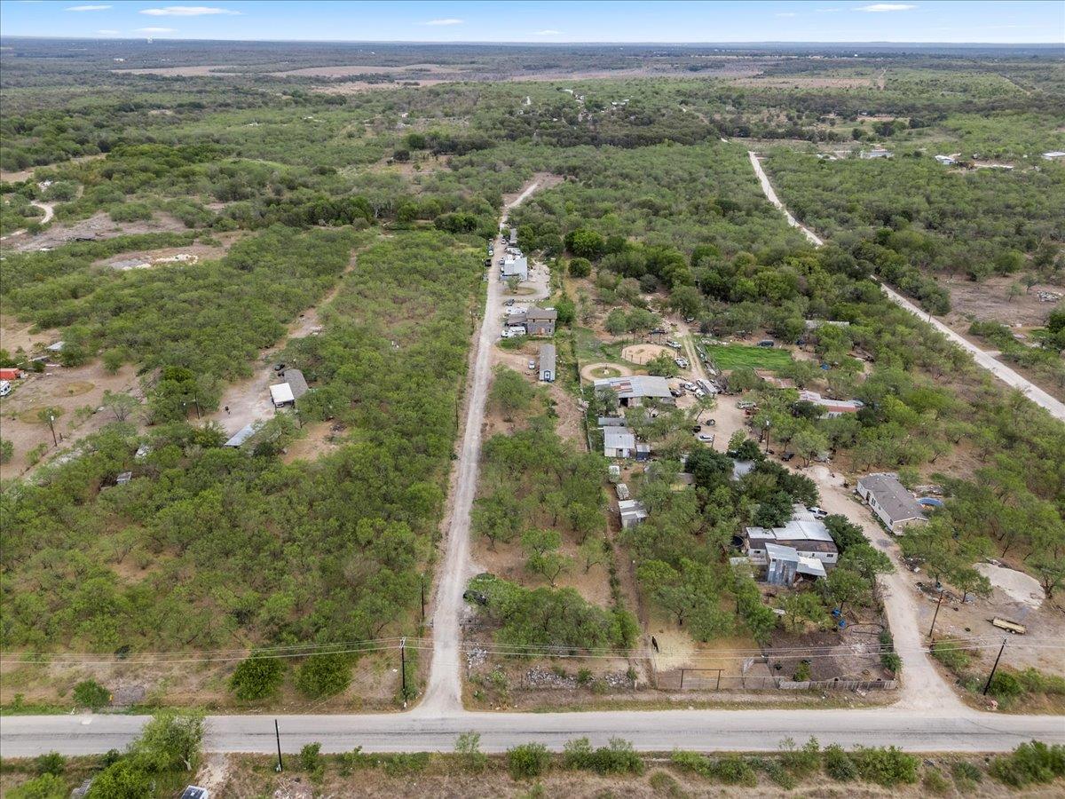 211 Caldwell Rd, Dale, TX 78616