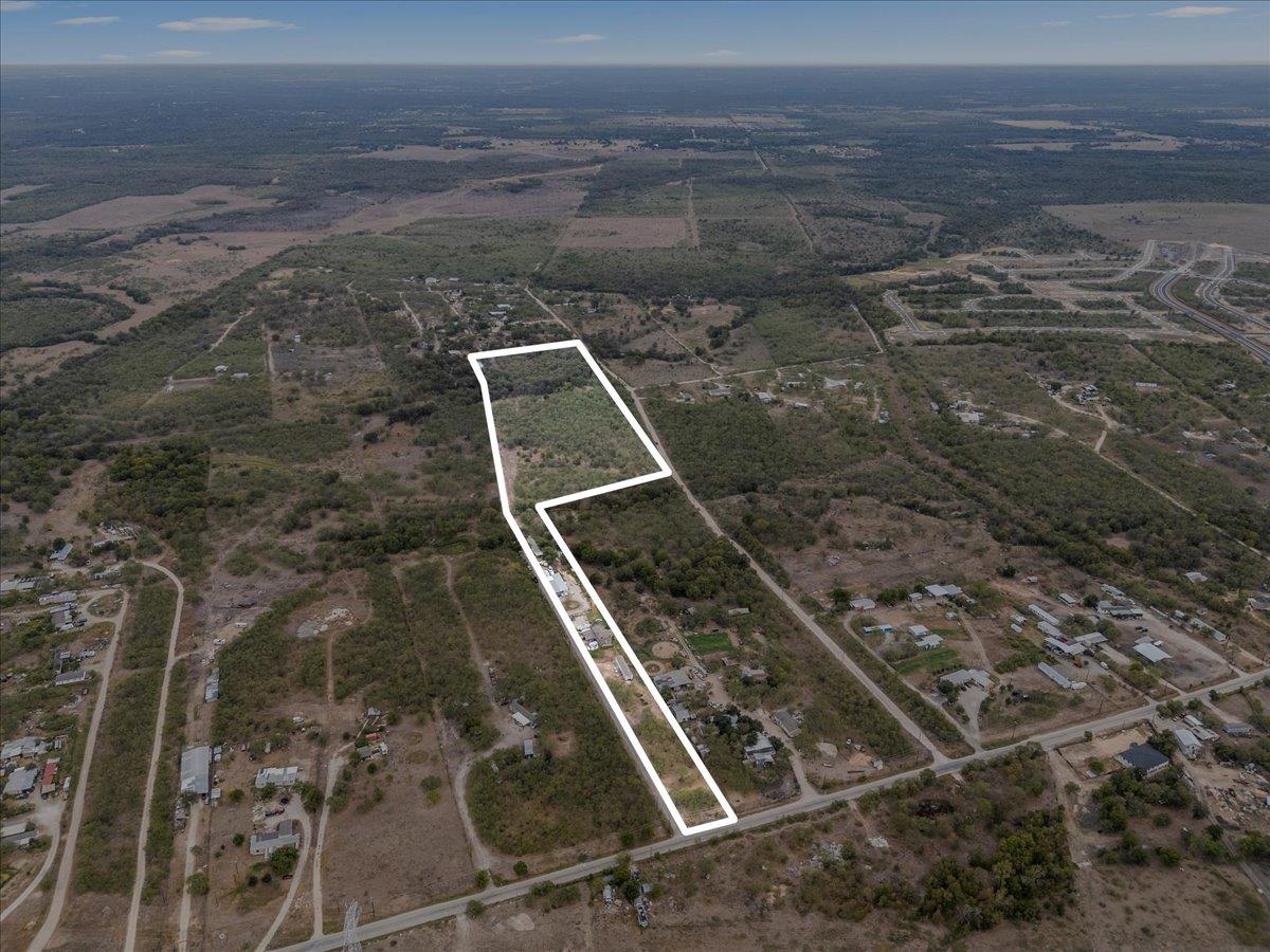 211 Caldwell Rd, Dale, TX 78616