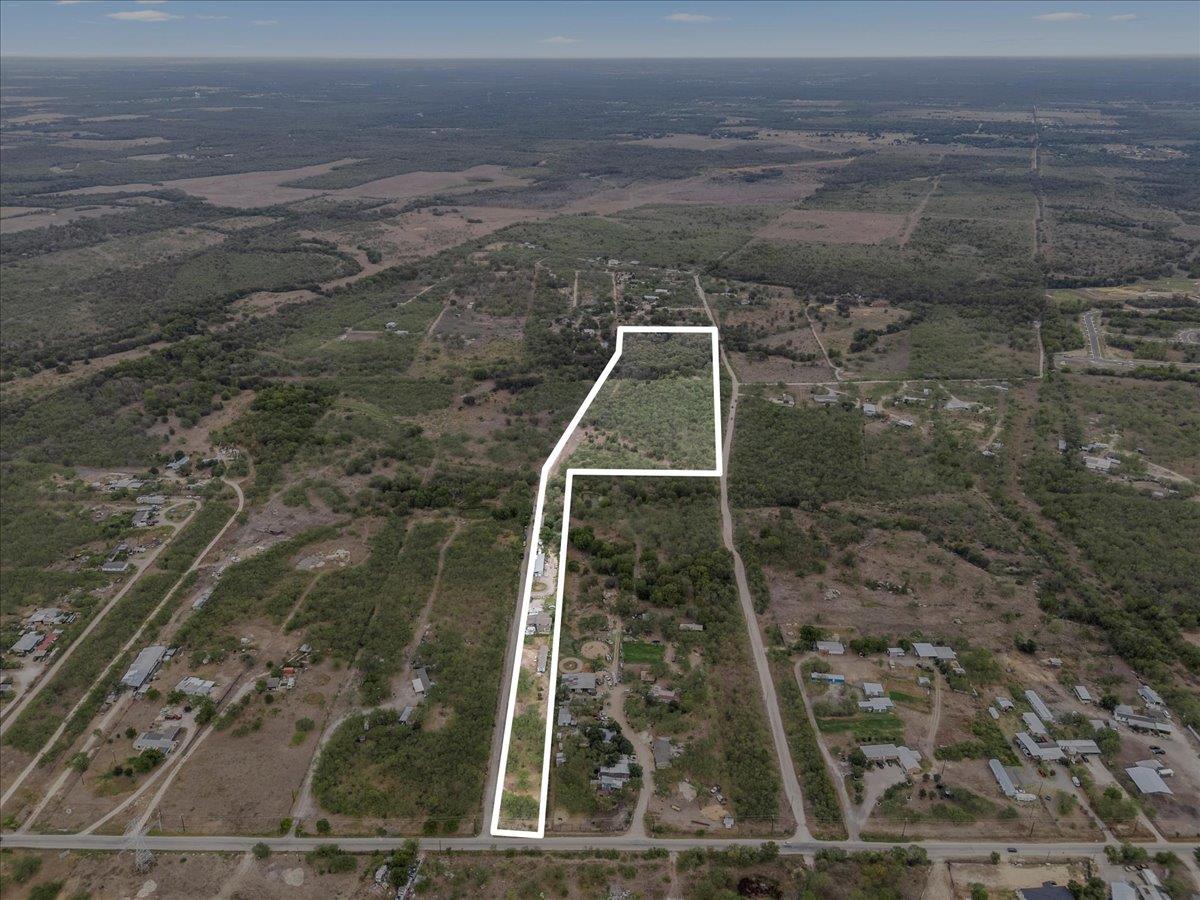 211 Caldwell Rd, Dale, TX 78616