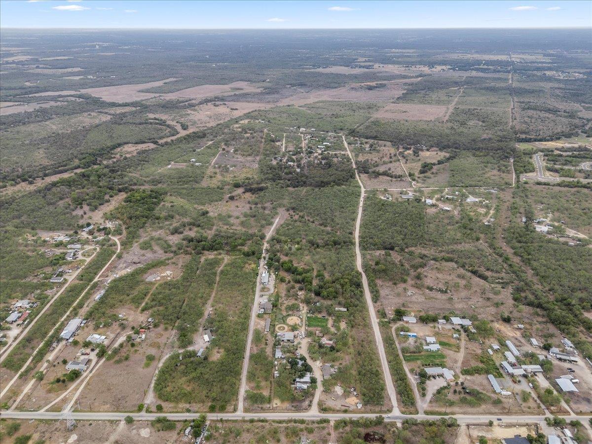 211 Caldwell Rd, Dale, TX 78616