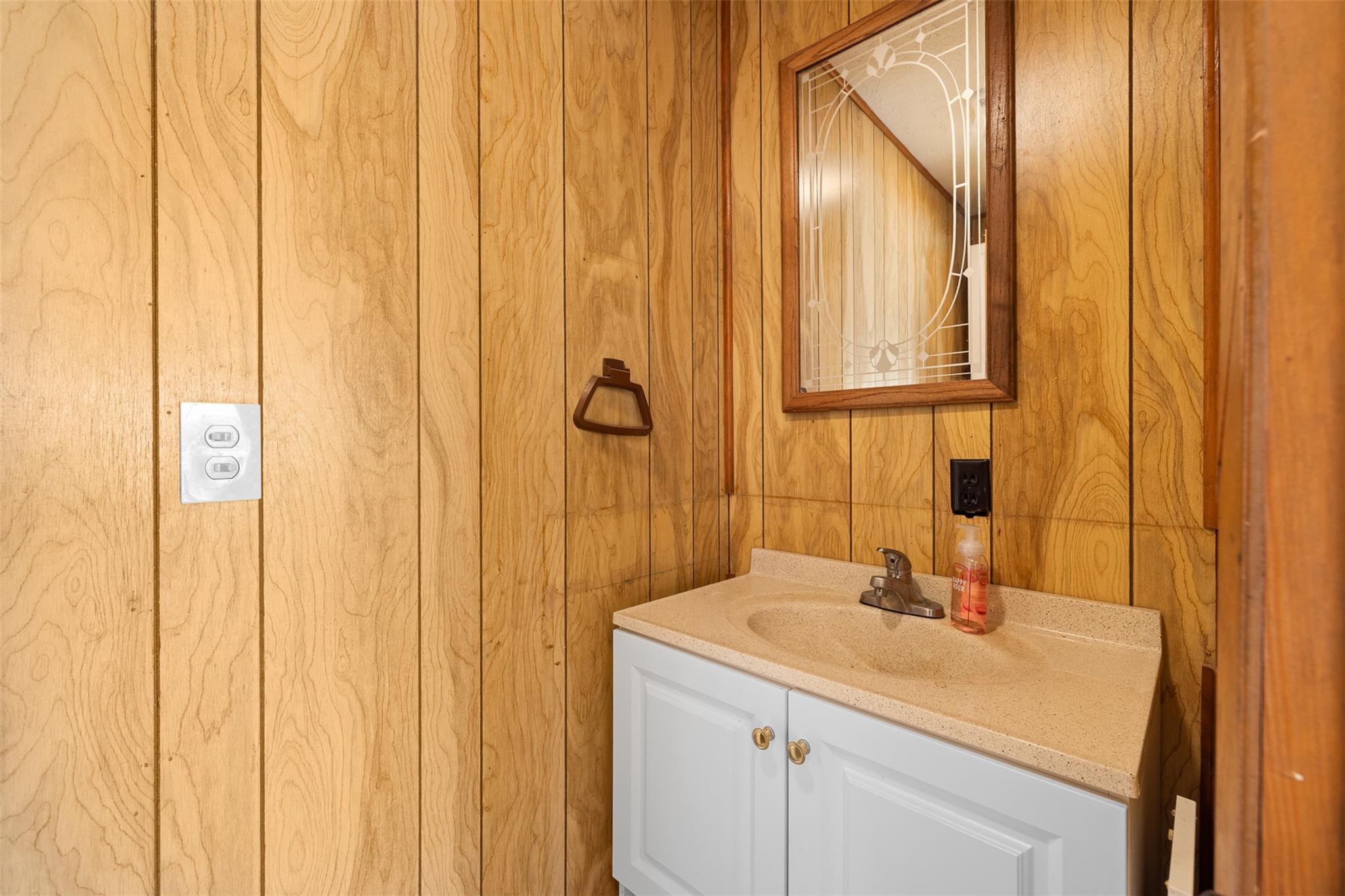 216 Cr 265, Snook, TX 77878