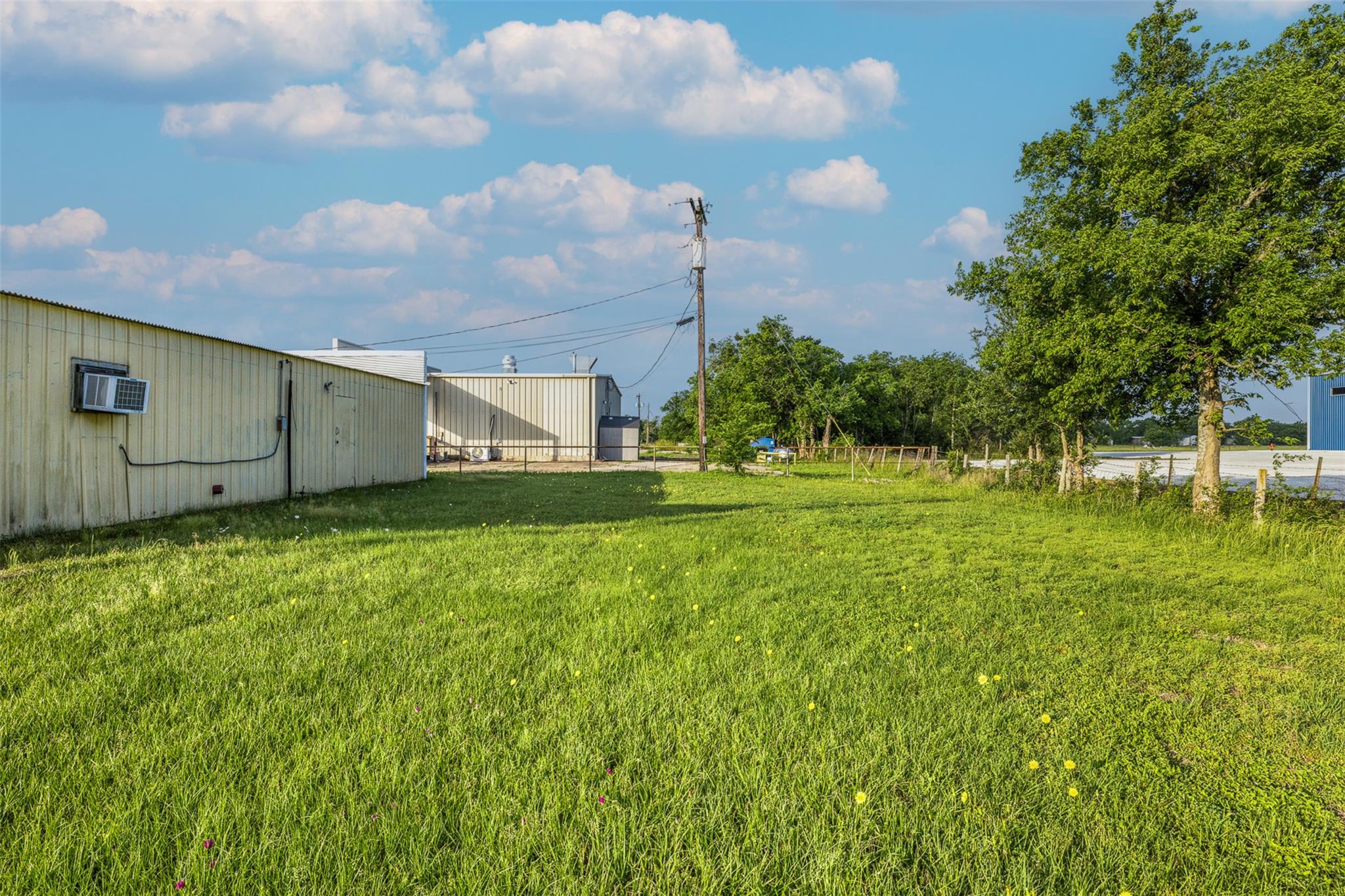 216 Cr 265, Snook, TX 77878