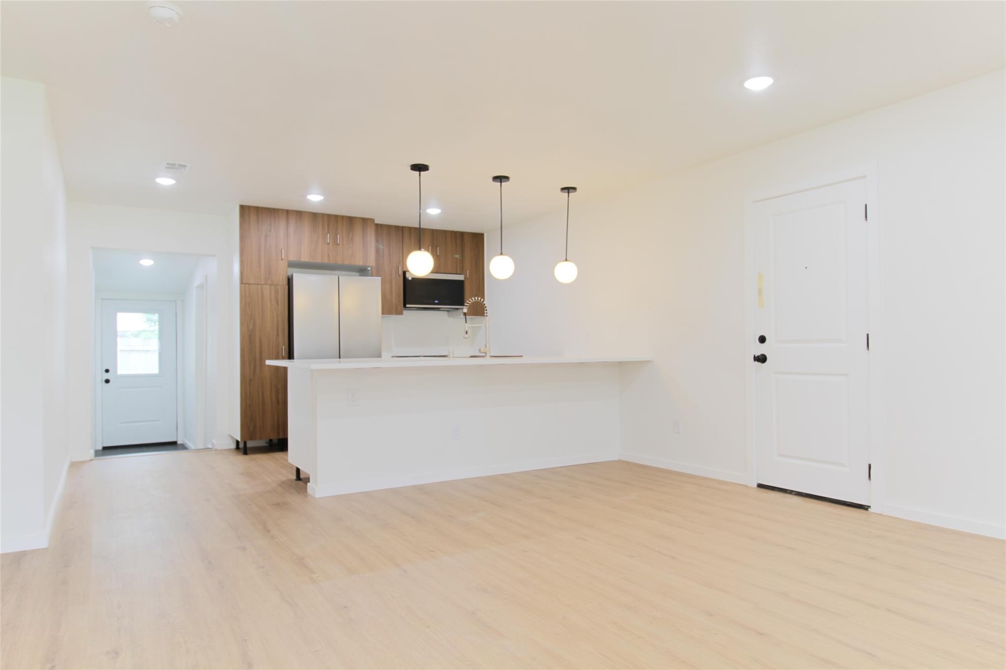 305 ROWLAND Dr, Austin, TX 78745