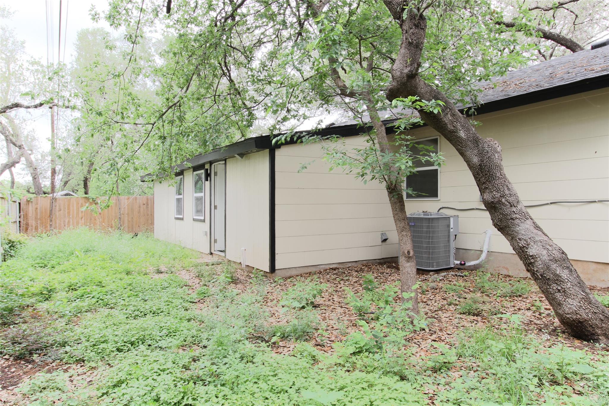 305 ROWLAND Dr, Austin, TX 78745