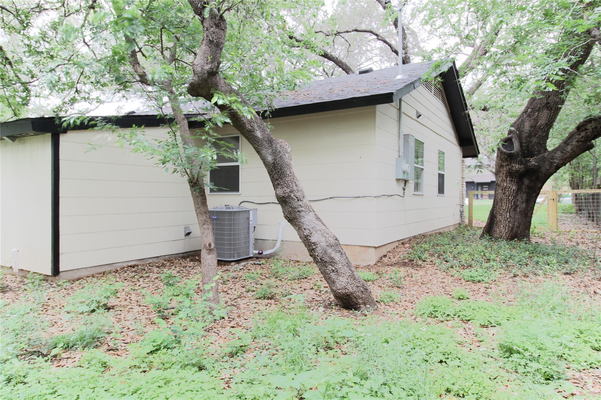 305 ROWLAND Dr, Austin, TX 78745